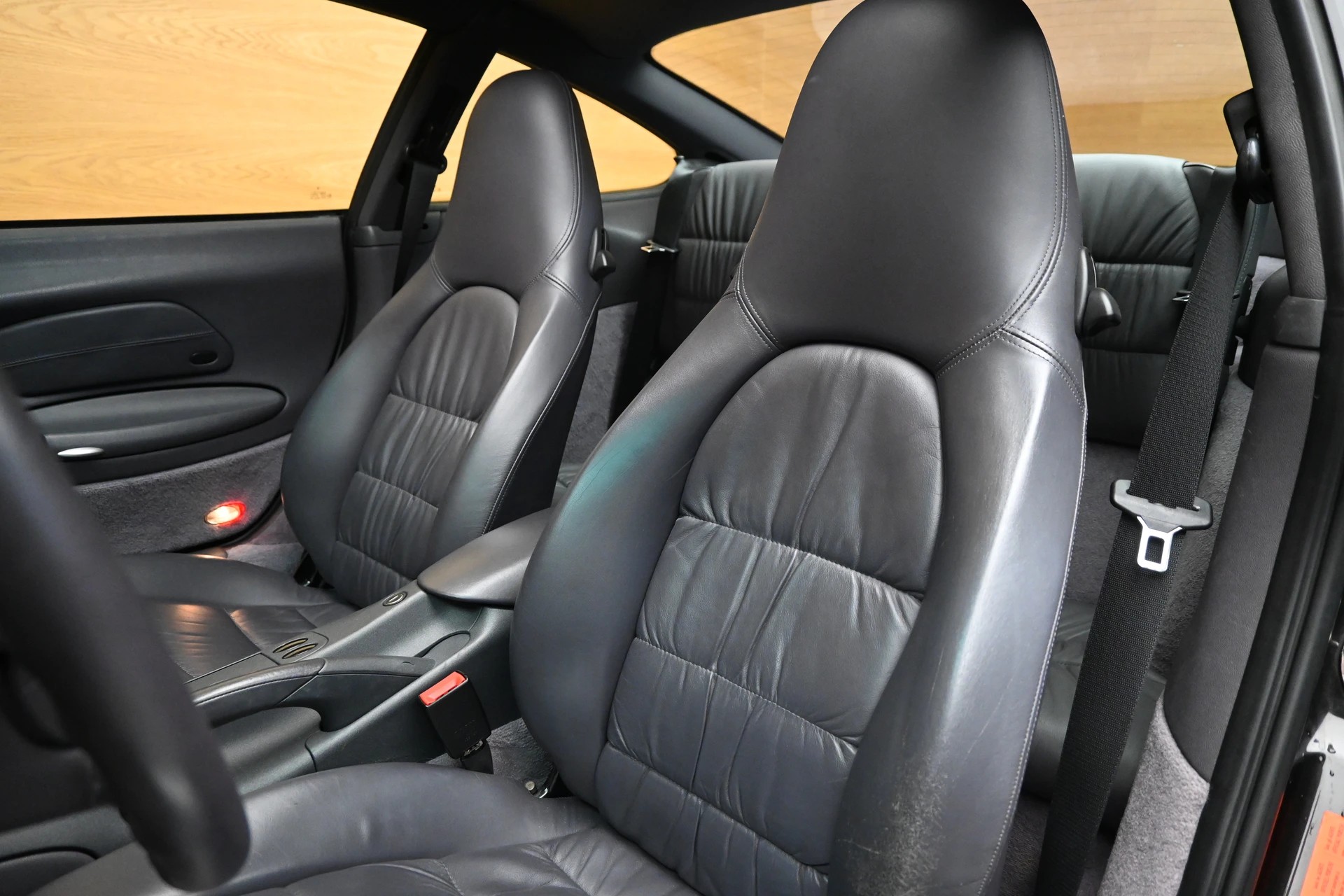 PORSCHE 911 Coupé 3.4 Carrera *** Handschalter mit nur 57'800km ***-image-5