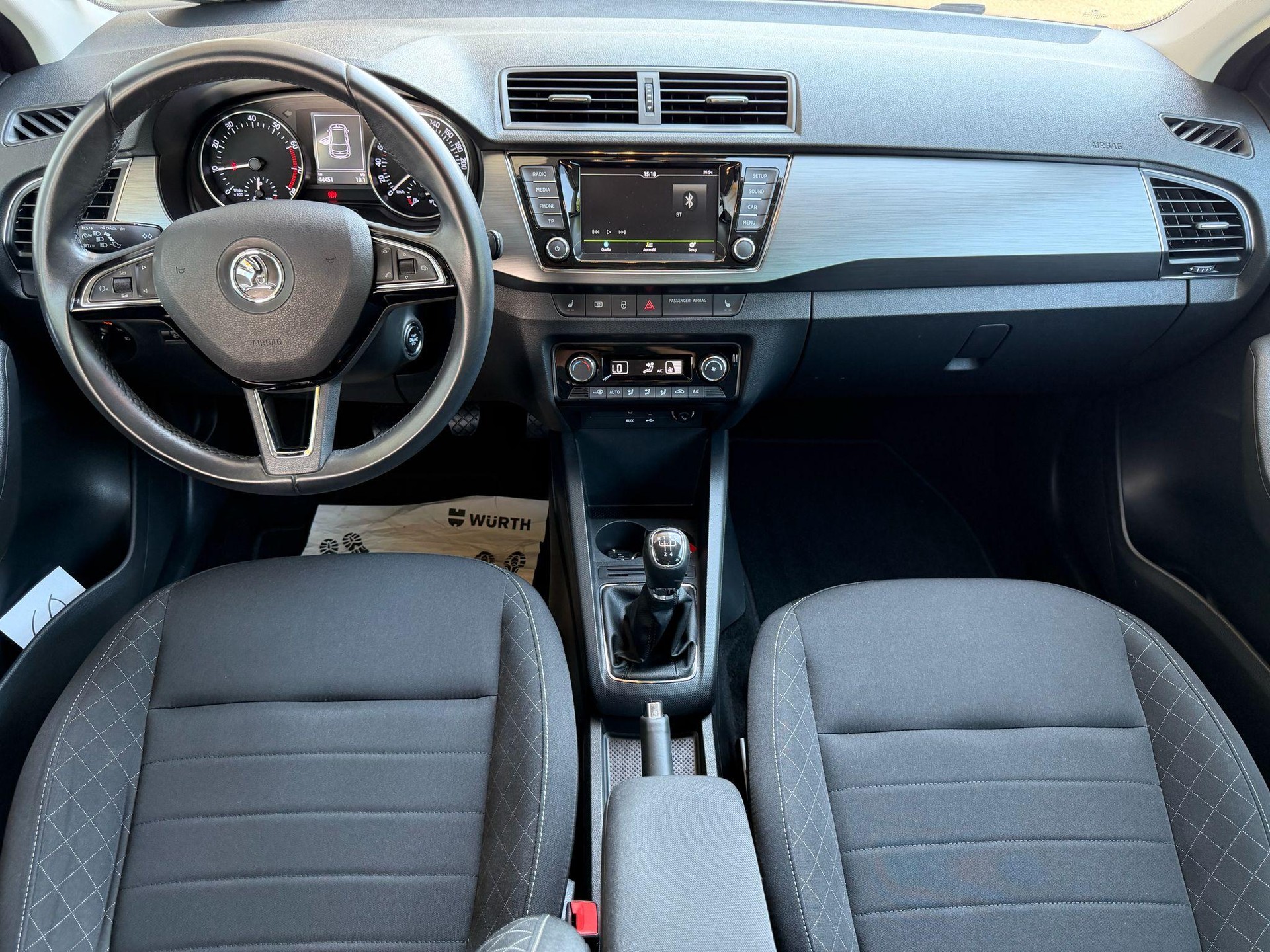 SKODA Fabia 1.2 TSI Style-image-9