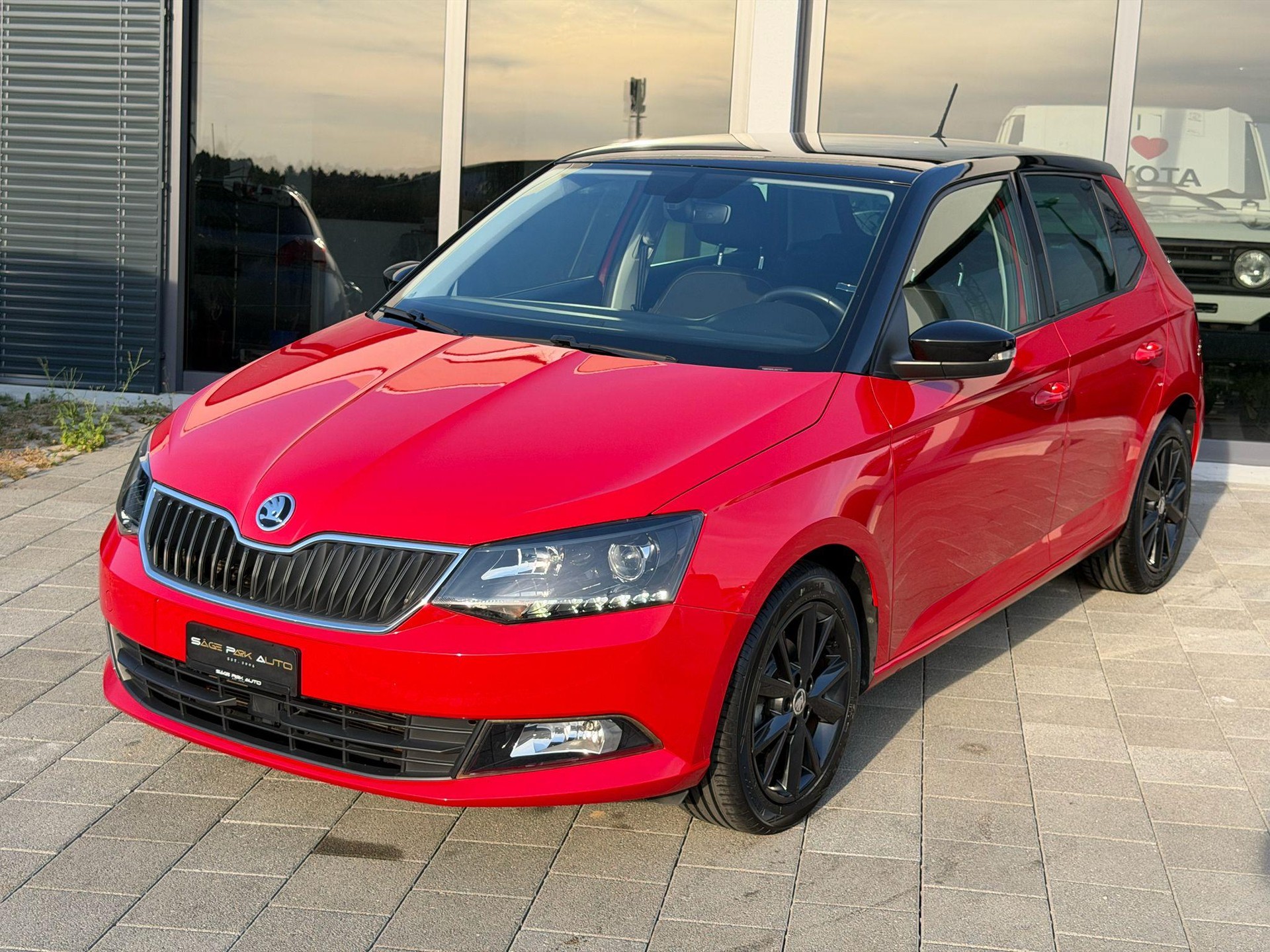 SKODA Fabia 1.2 TSI Style-image-3