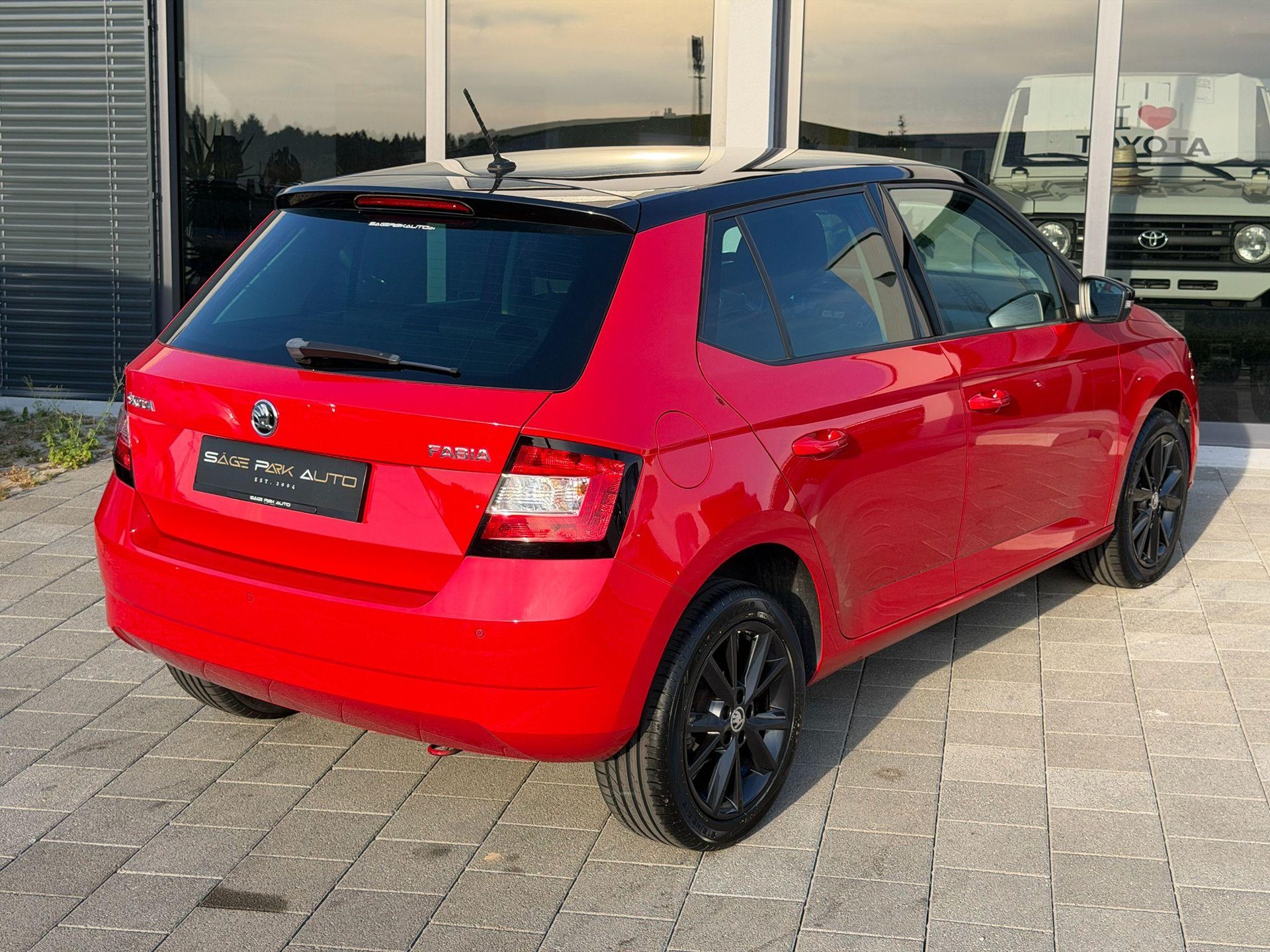 SKODA Fabia 1.2 TSI Style-image-6