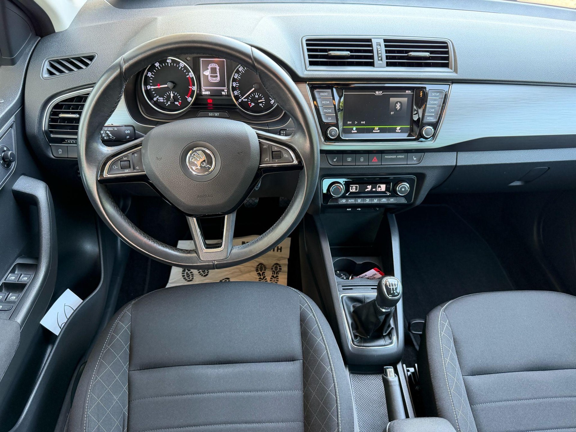 SKODA Fabia 1.2 TSI Style-image-8