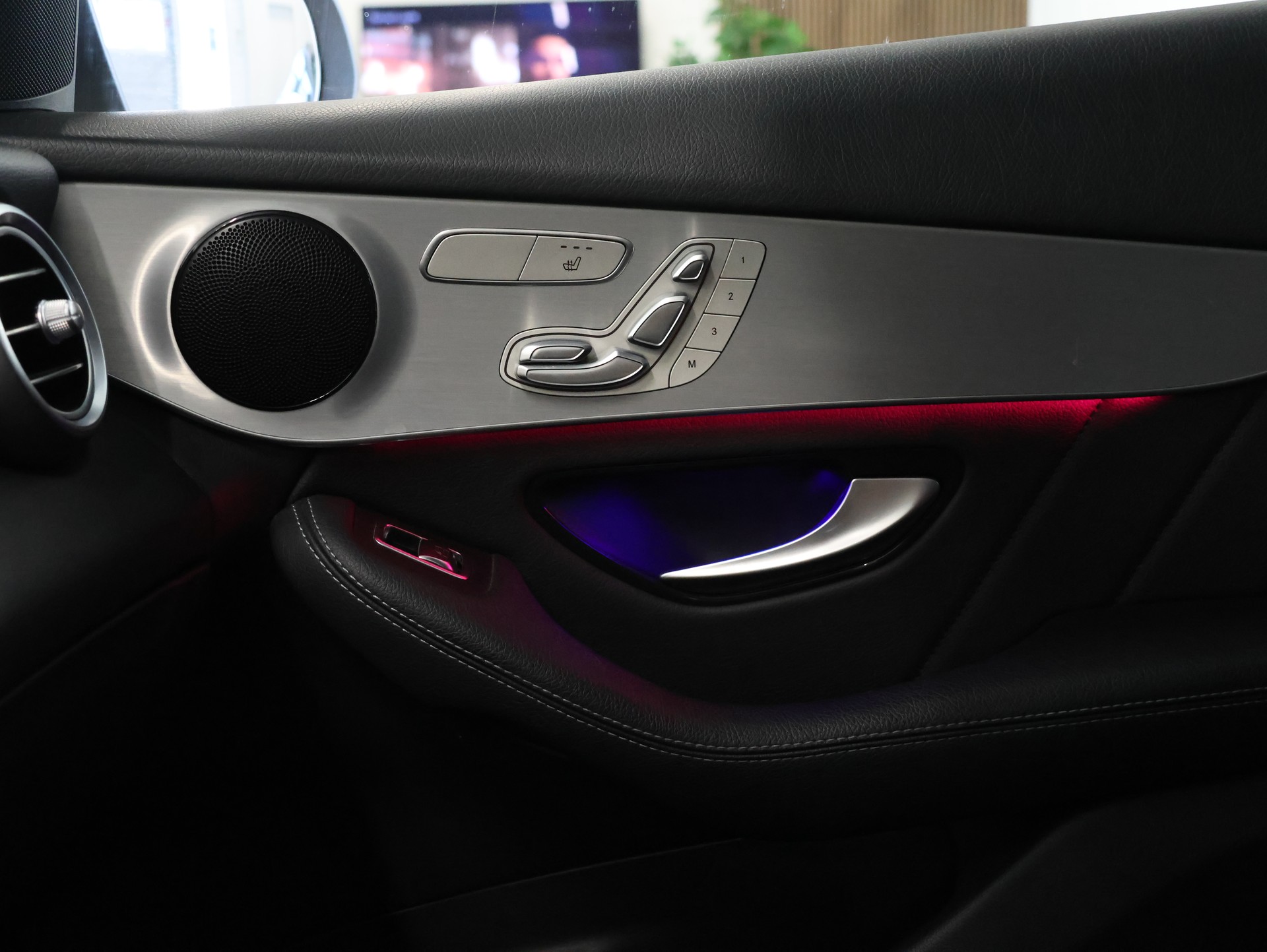MERCEDES-BENZ GLC 200 AMG Line 4Matic 9G-Tronic *Rückfahrkamera* *Sitzheizung*-image-23
