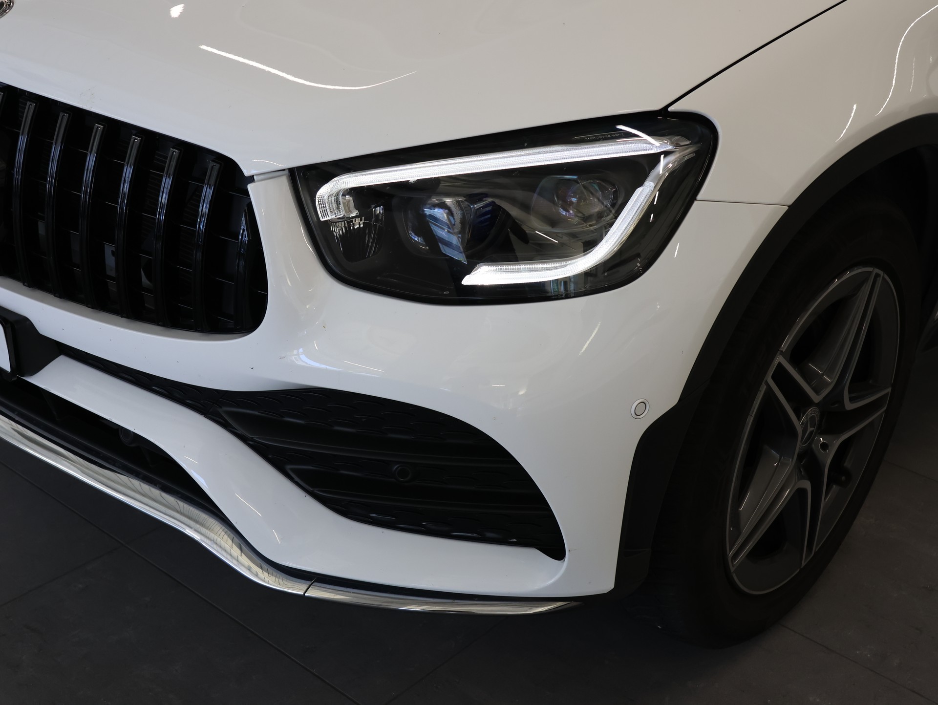 MERCEDES-BENZ GLC 200 AMG Line 4Matic 9G-Tronic *Rückfahrkamera* *Sitzheizung*-image-9