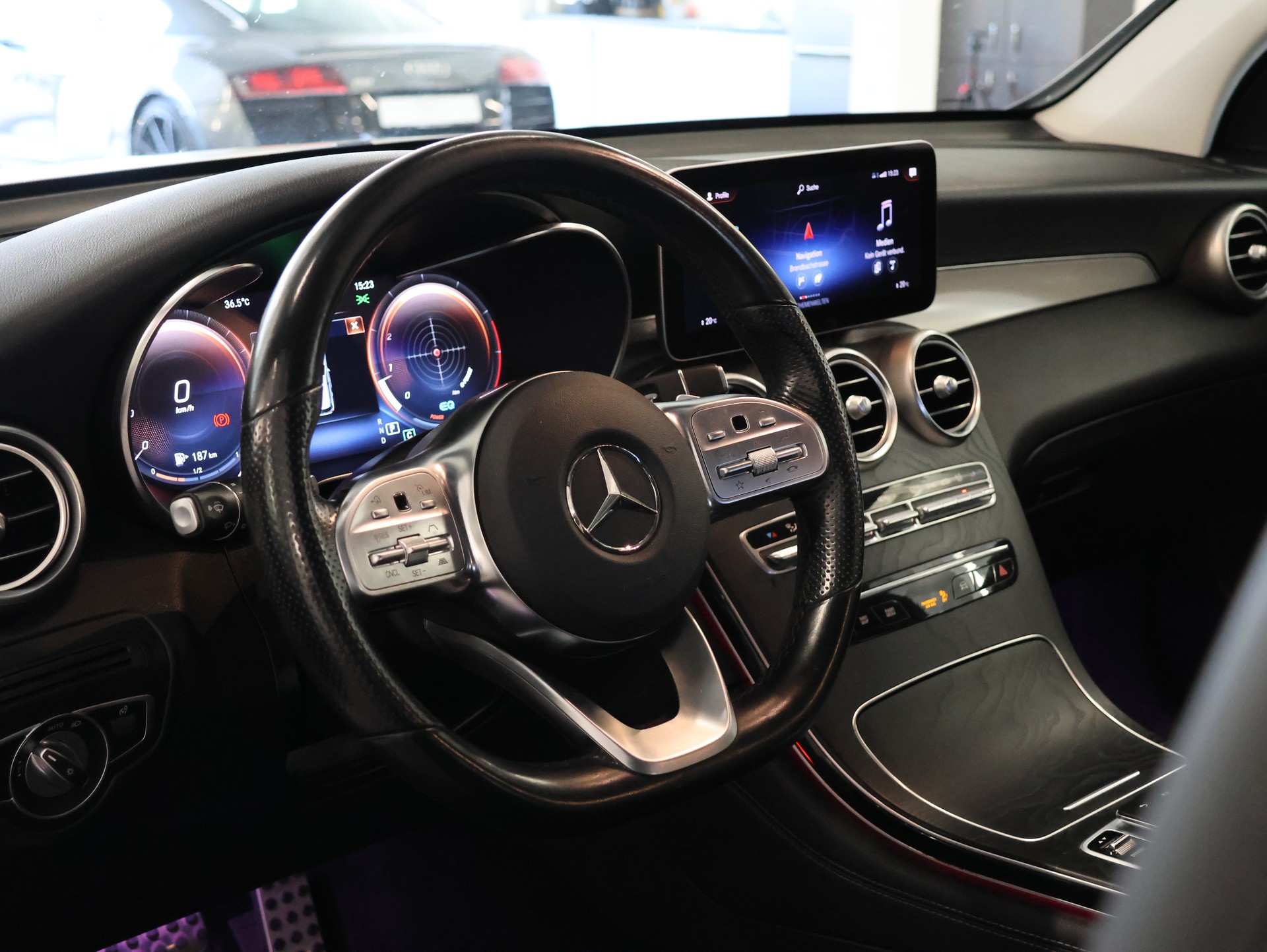 MERCEDES-BENZ GLC 200 AMG Line 4Matic 9G-Tronic *Rückfahrkamera* *Sitzheizung*-image-15