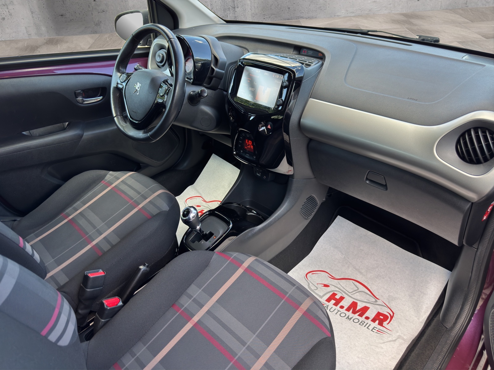 PEUGEOT 108 1.0 VTi Allure ETG-image-10