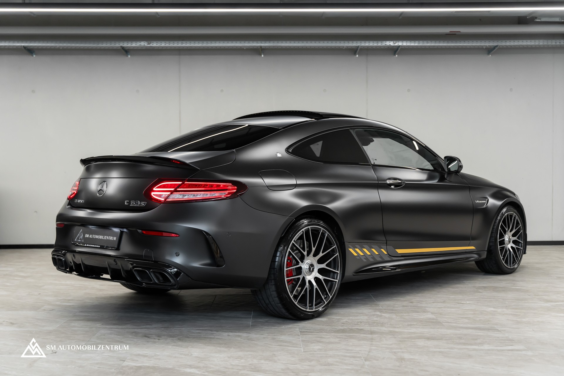 MERCEDES-BENZ C 63 S AMG Coupé / 1 of 499 / Final Edition / Designo magno / Aero-image-31