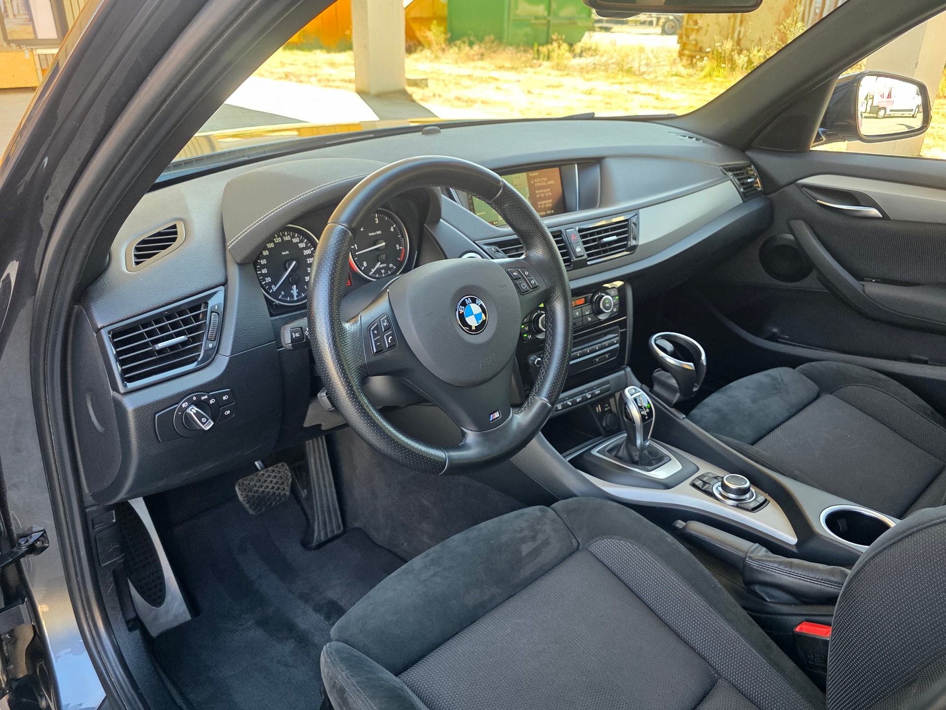 BMW X1 xDrive 20d M-Sport Steptronic-image-10