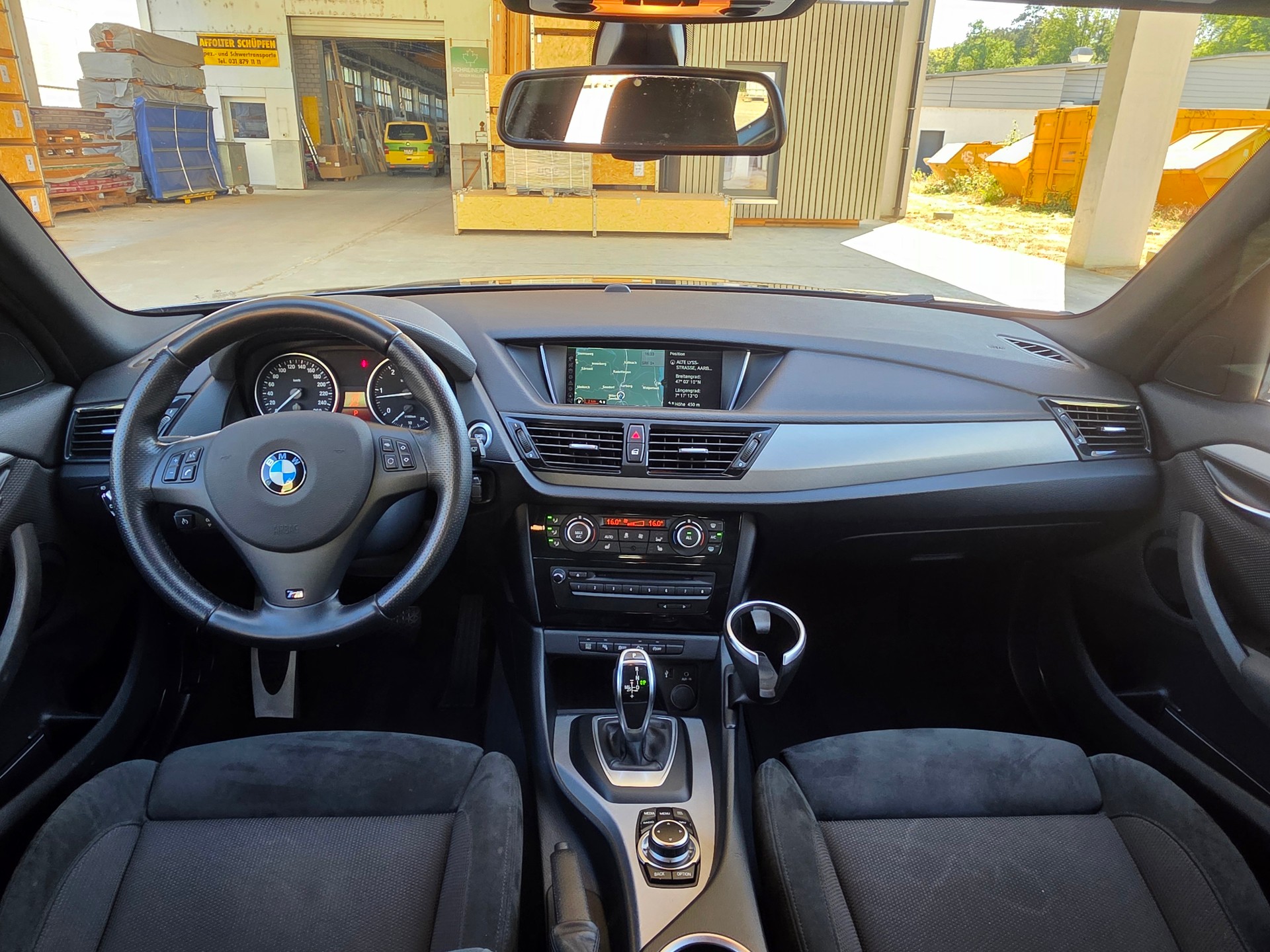 BMW X1 xDrive 20d M-Sport Steptronic-image-11