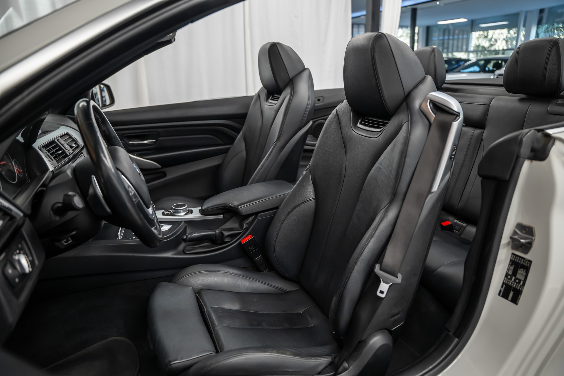 BMW 420i Cabriolet Steptronic *CH Fahrzeug*Fahrassist*Leder*Sportsitze*-image-12