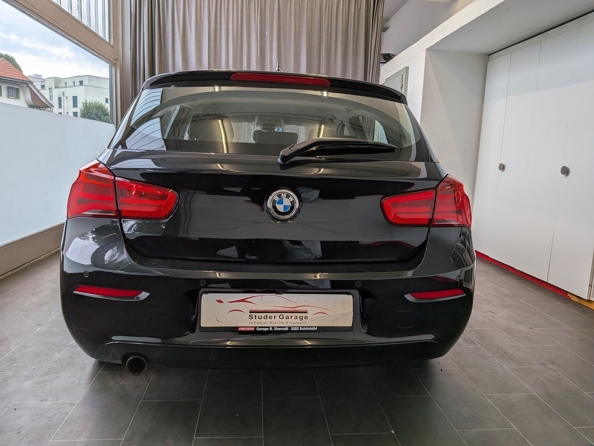 BMW 118i Urban Line Steptronic-image-4