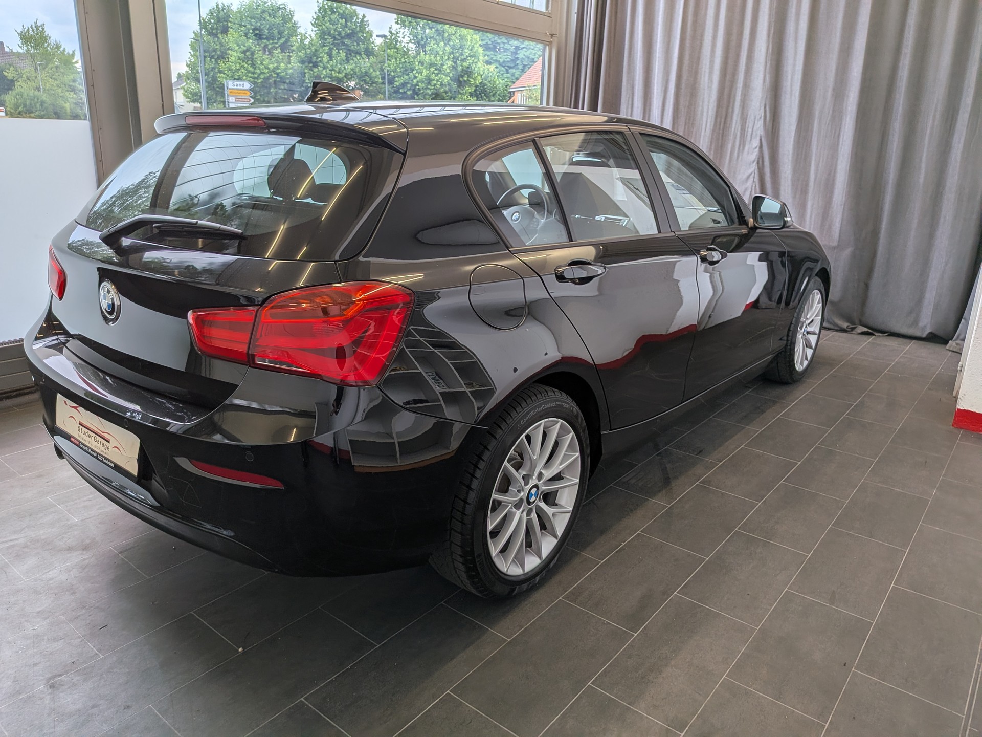 BMW 118i Urban Line Steptronic-image-7