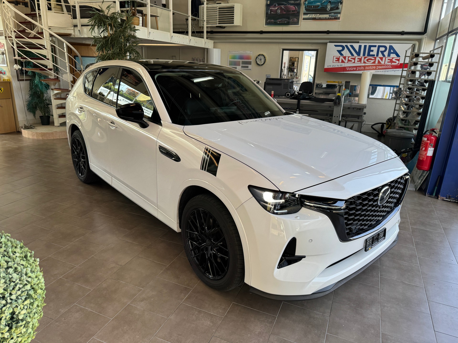 MAZDA CX-60 e-Skyactiv PHEV 327 AWD Homura-image-1