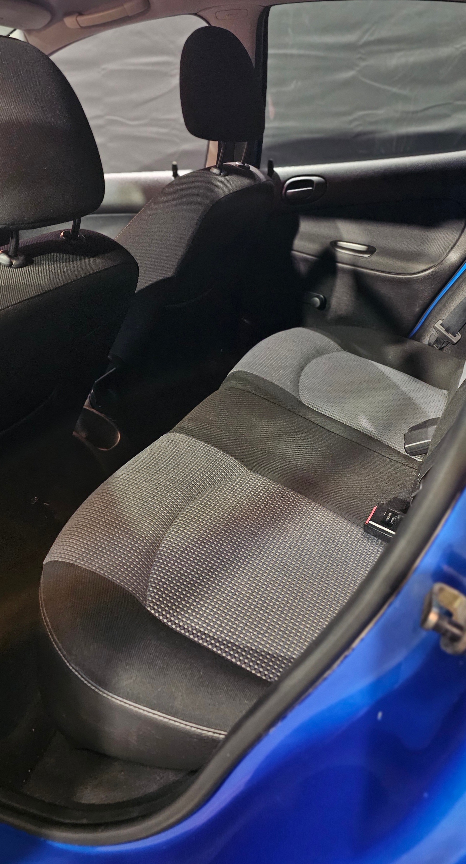 PEUGEOT 206 1.4 16V XT-image-16
