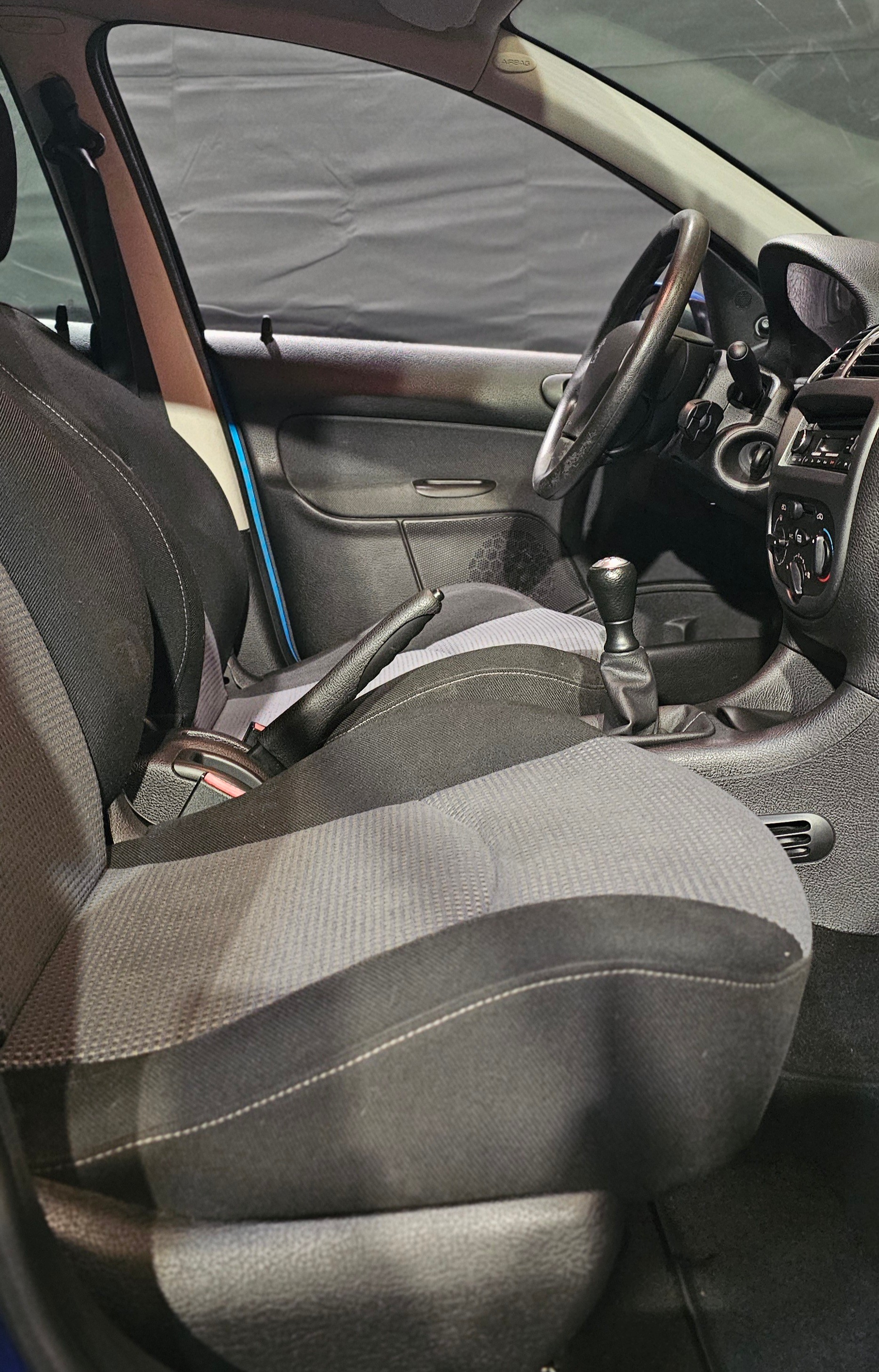 PEUGEOT 206 1.4 16V XT-image-13