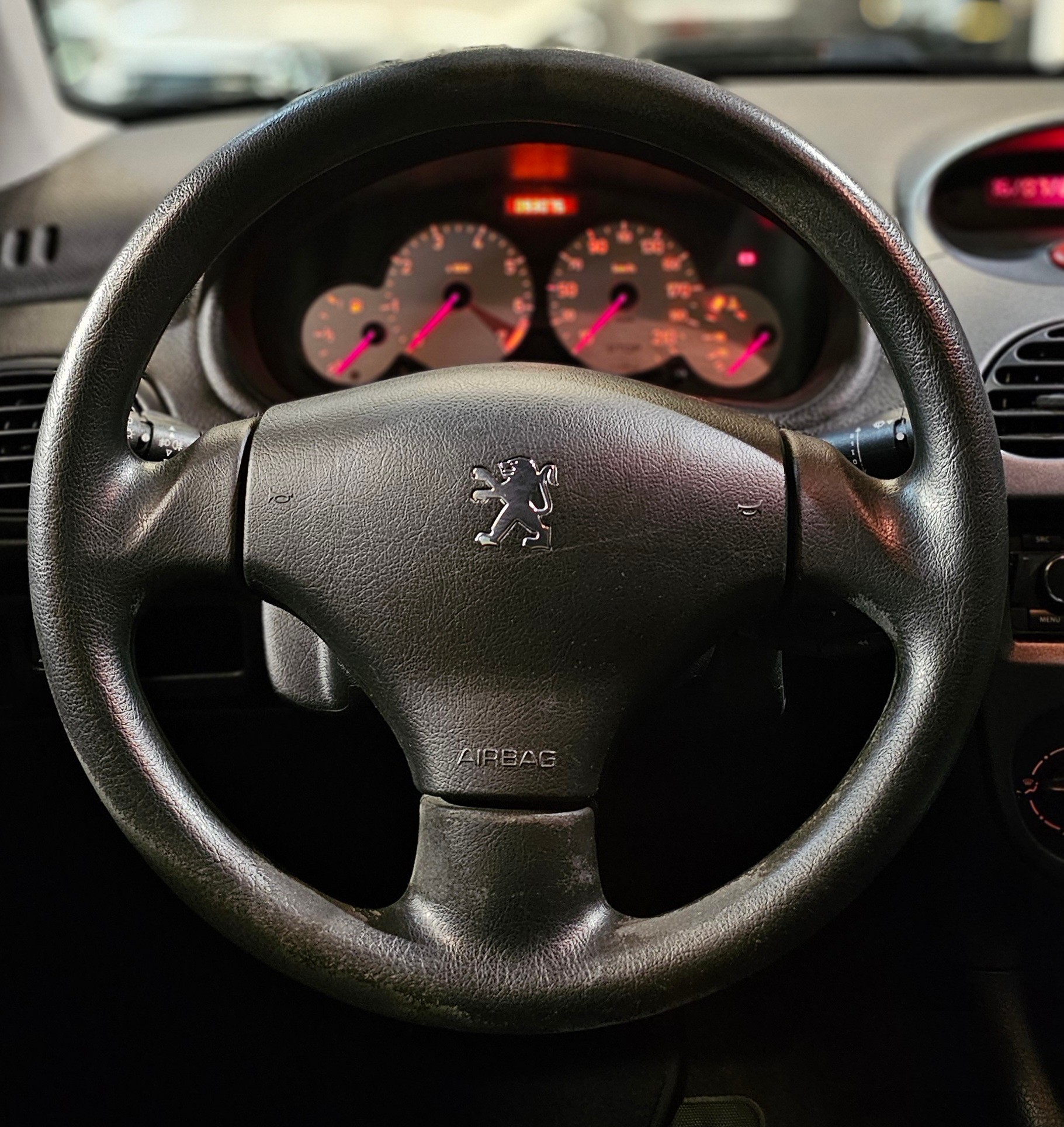 PEUGEOT 206 1.4 16V XT-image-19
