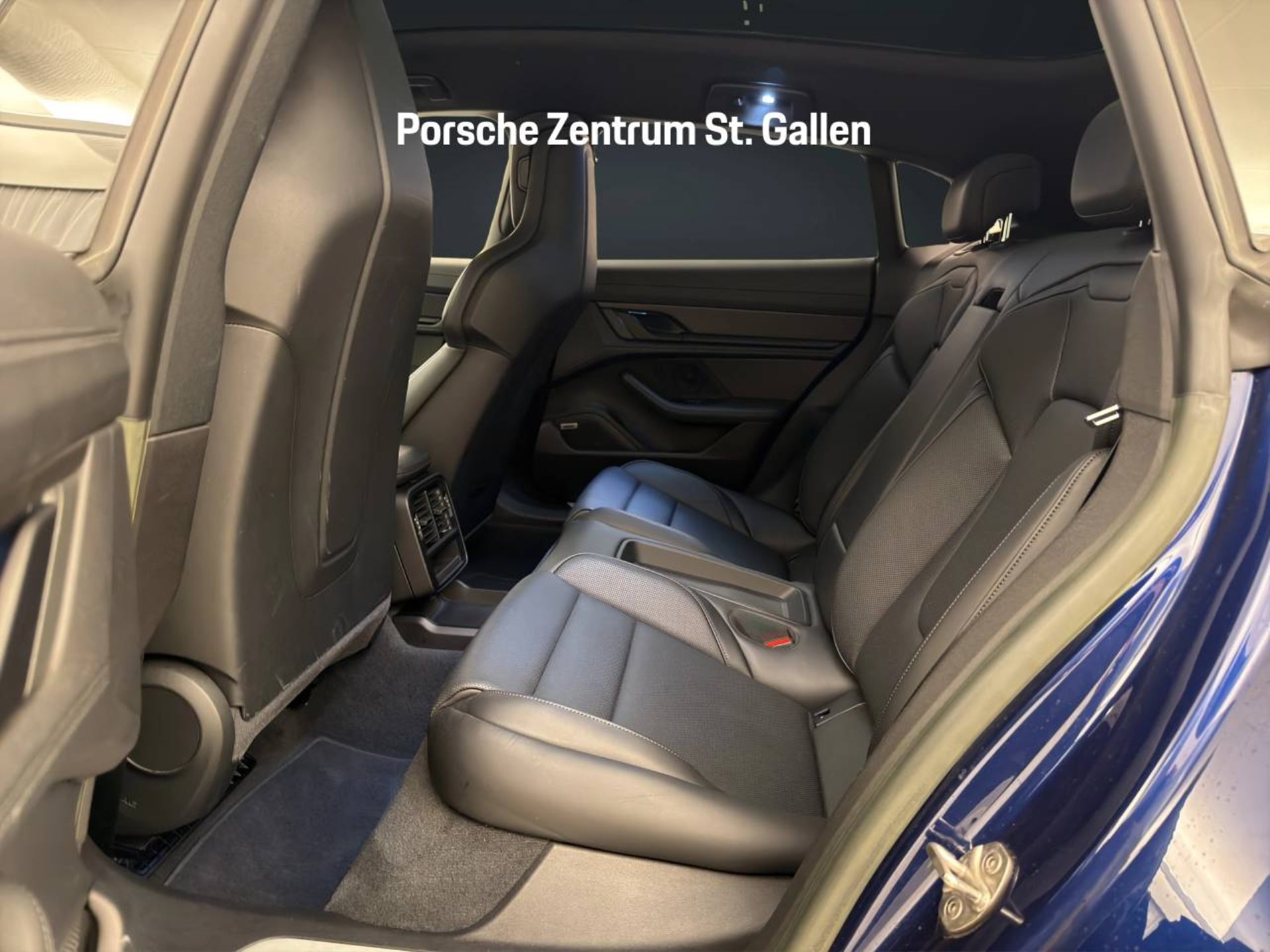 PORSCHE Taycan 4S Cross Turismo-image-15