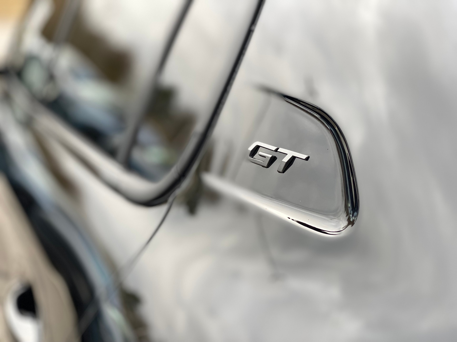 PEUGEOT 208 1.2 MHEV 145 GT Exclusive-image-6