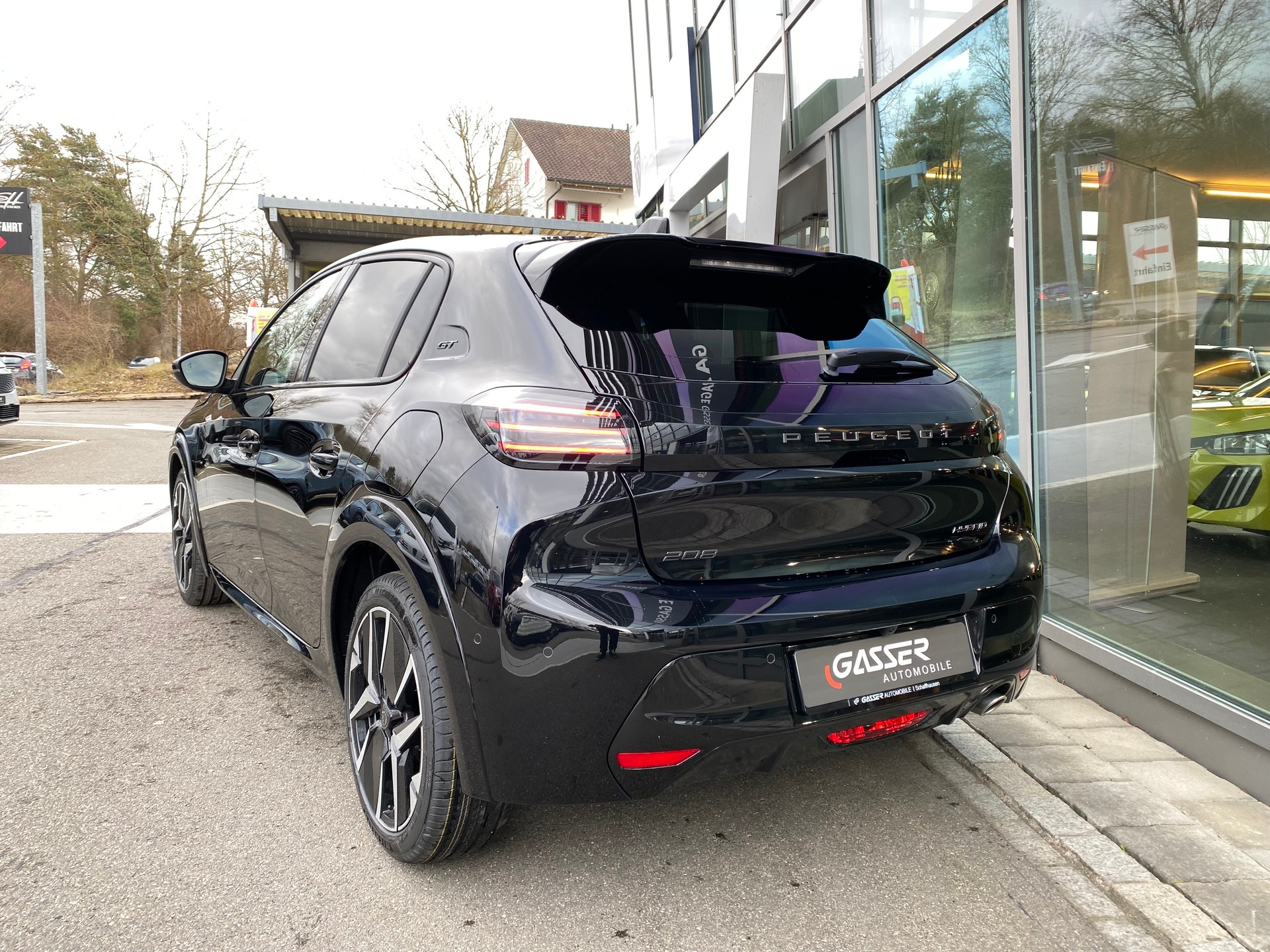 PEUGEOT 208 1.2 MHEV 145 GT Exclusive-showroom-element-3