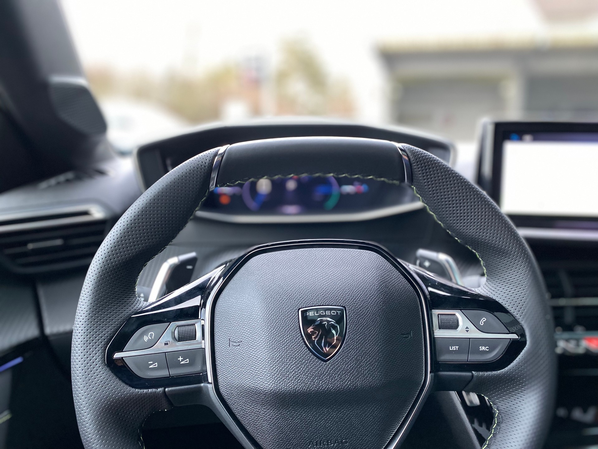 PEUGEOT 208 1.2 MHEV 145 GT Exclusive-image-12