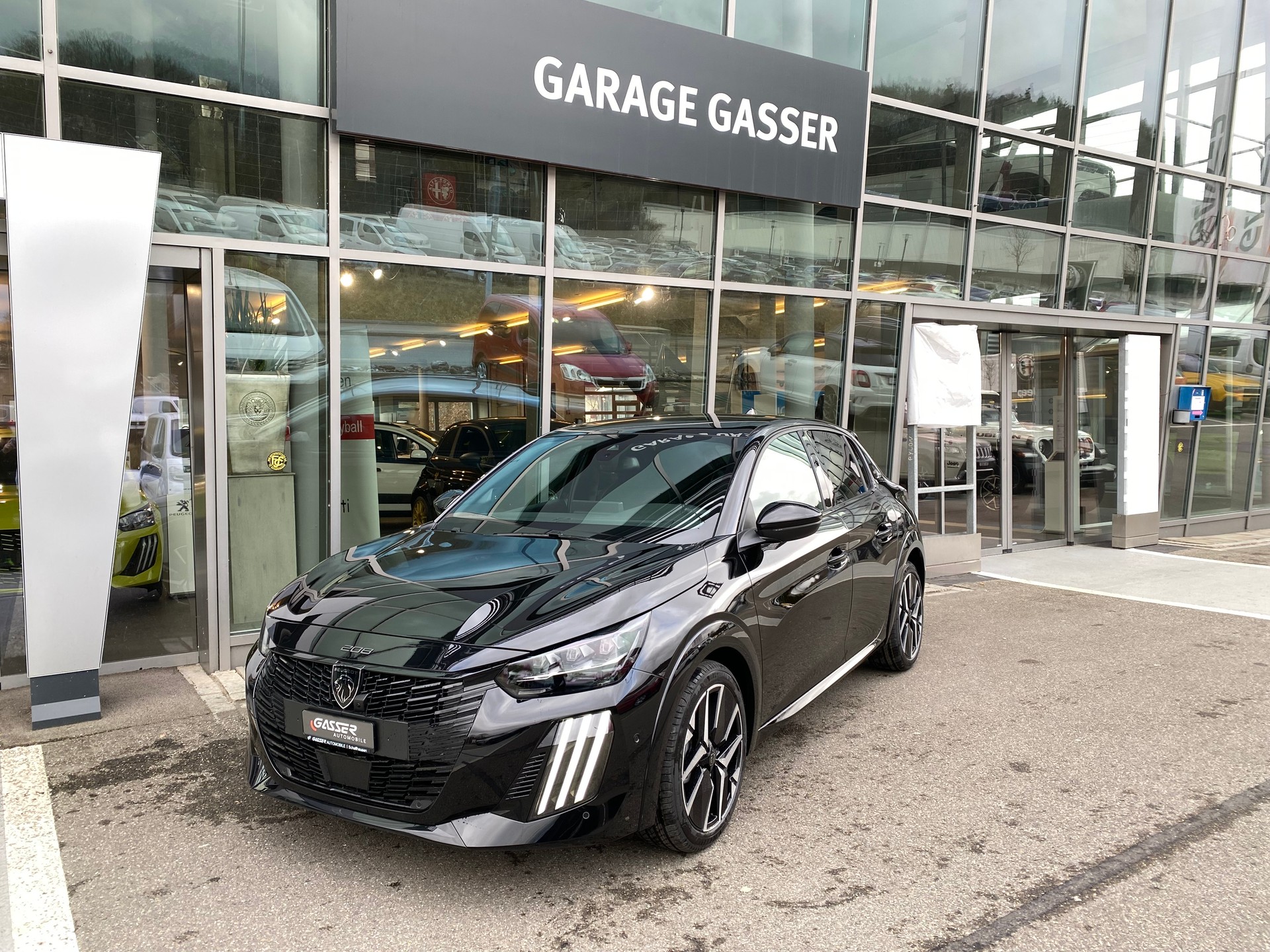 PEUGEOT 208 1.2 MHEV 145 GT Exclusive