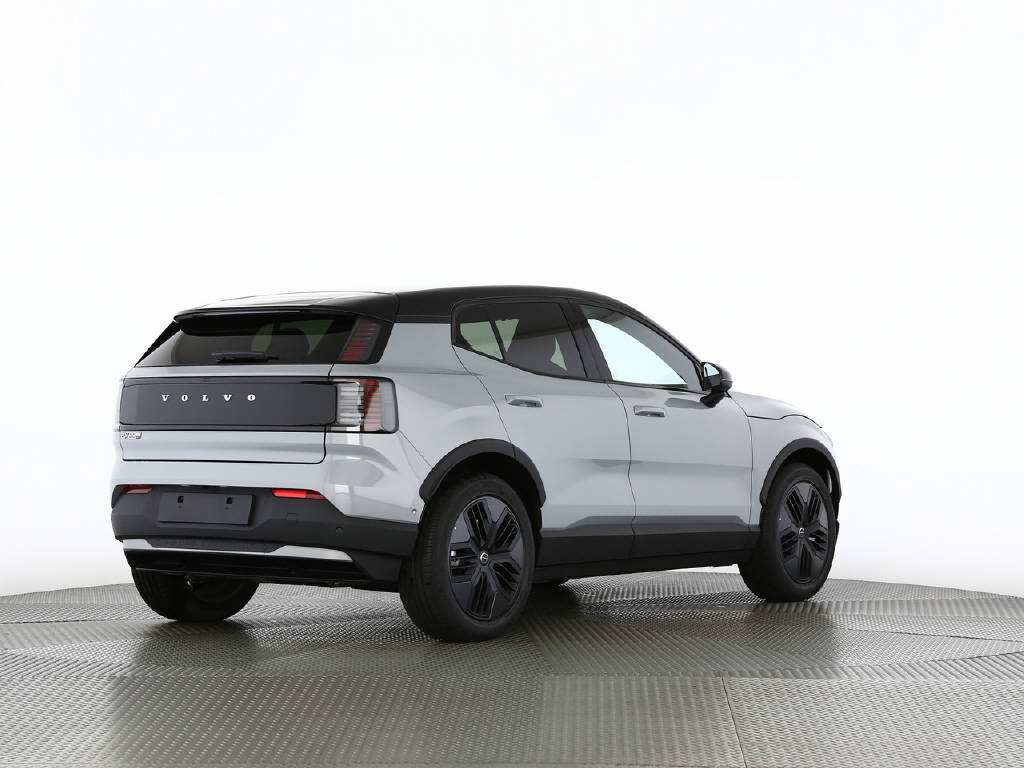 VOLVO EX 30 Cross Country P8 Ultra AWD-image-13