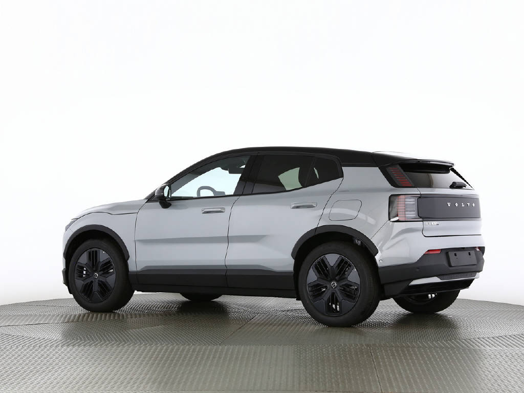 VOLVO EX 30 Cross Country P8 Ultra AWD-image-16