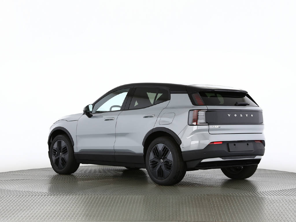 VOLVO EX 30 Cross Country P8 Ultra AWD-image-8
