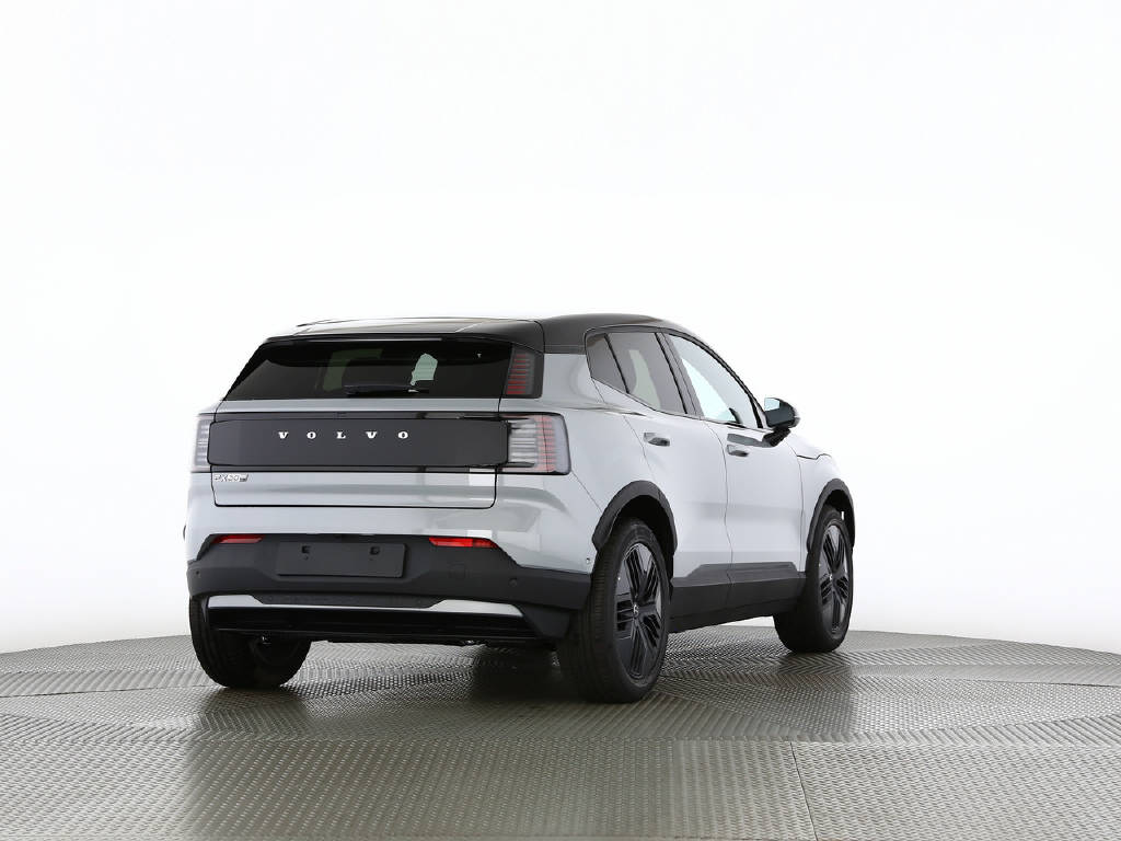 VOLVO EX 30 Cross Country P8 Ultra AWD-image-12