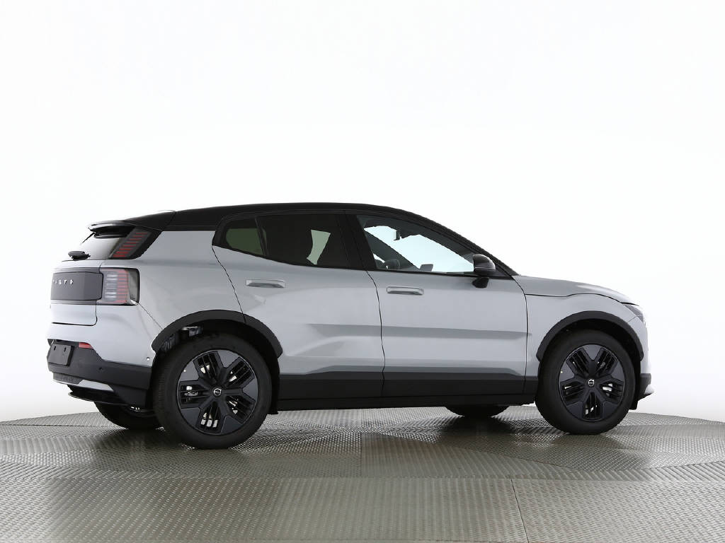 VOLVO EX 30 Cross Country P8 Ultra AWD-image-15