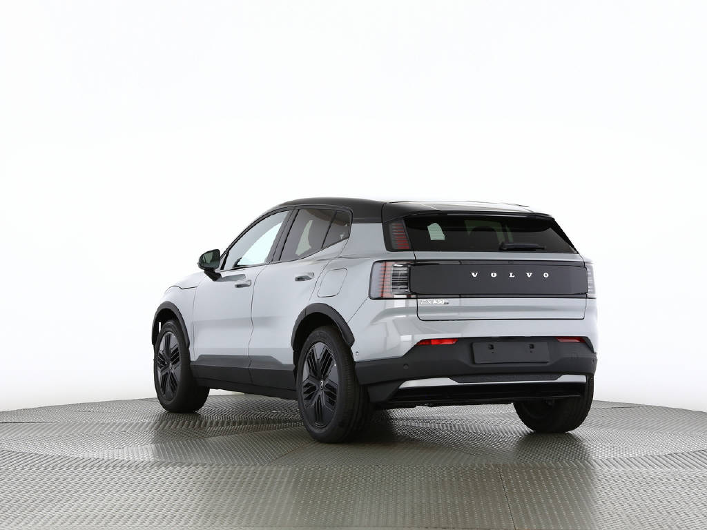 VOLVO EX 30 Cross Country P8 Ultra AWD-image-9