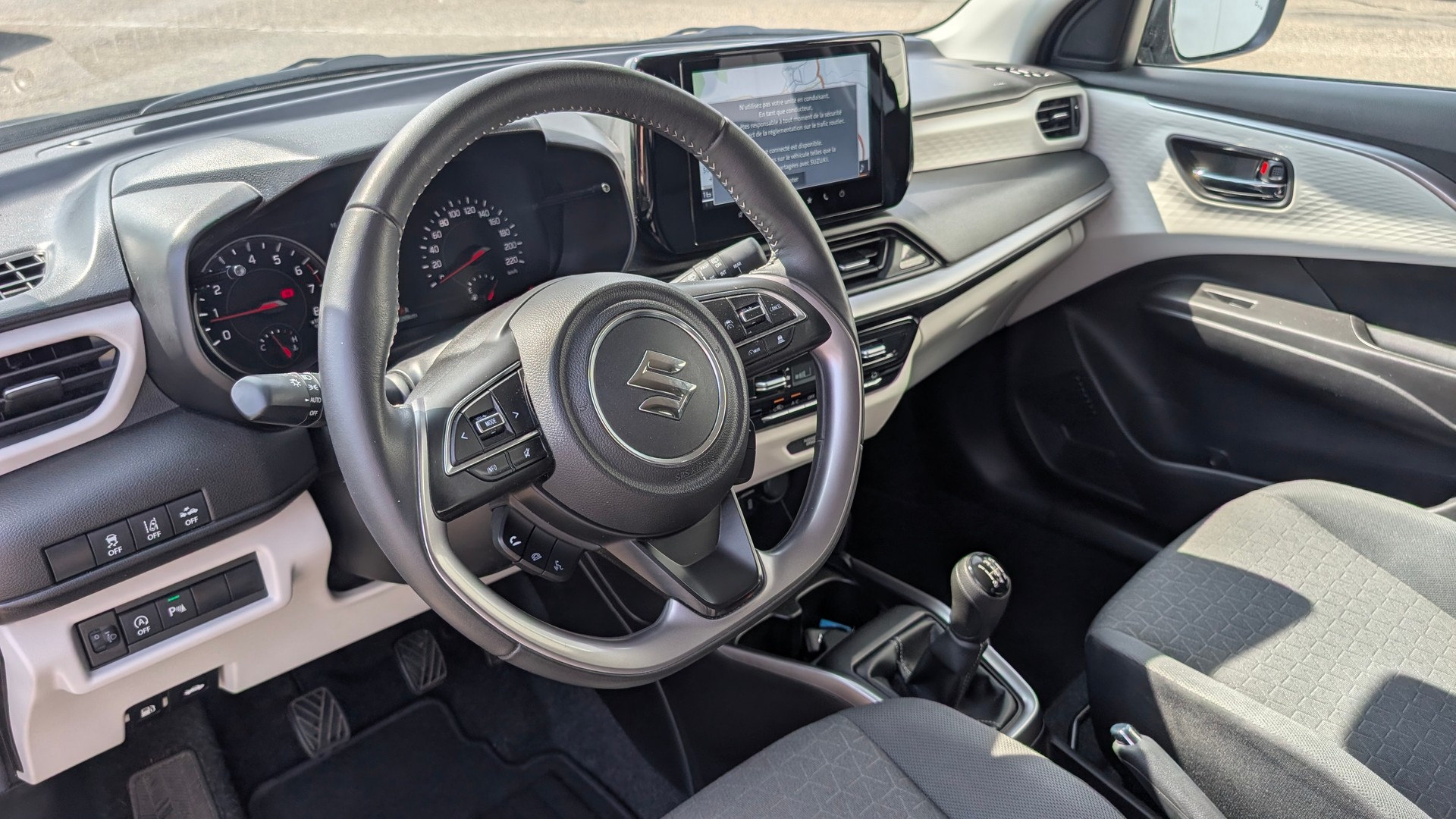 SUZUKI Swift 1.2 1st Edition Top Hybrid 4x4-image-14