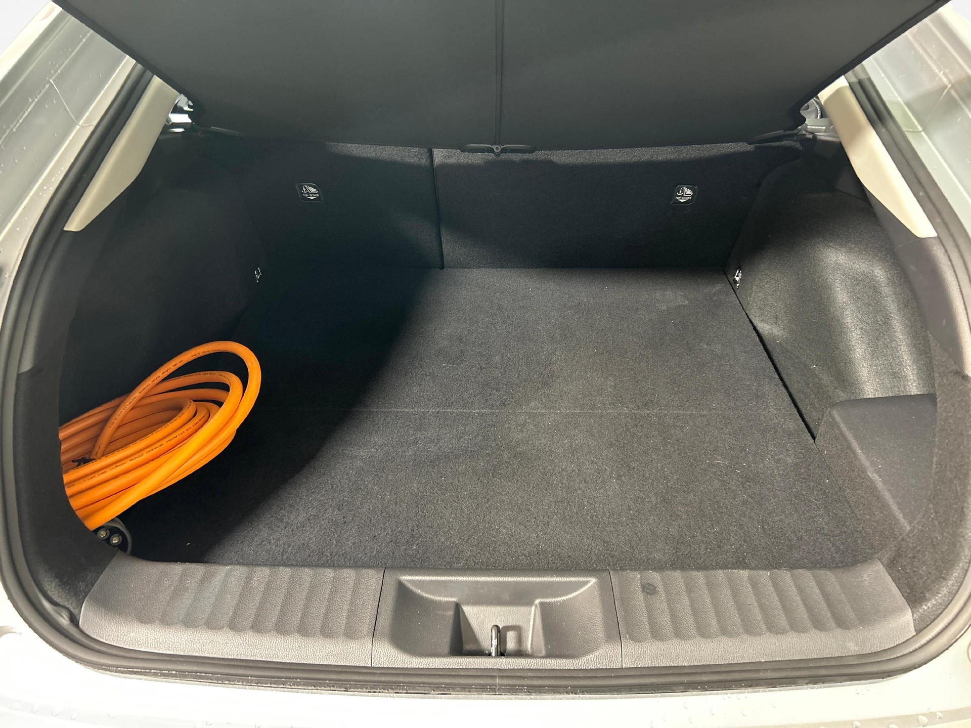TOYOTA Prius 2.0 Plug-In-Hybrid Premium-image-11