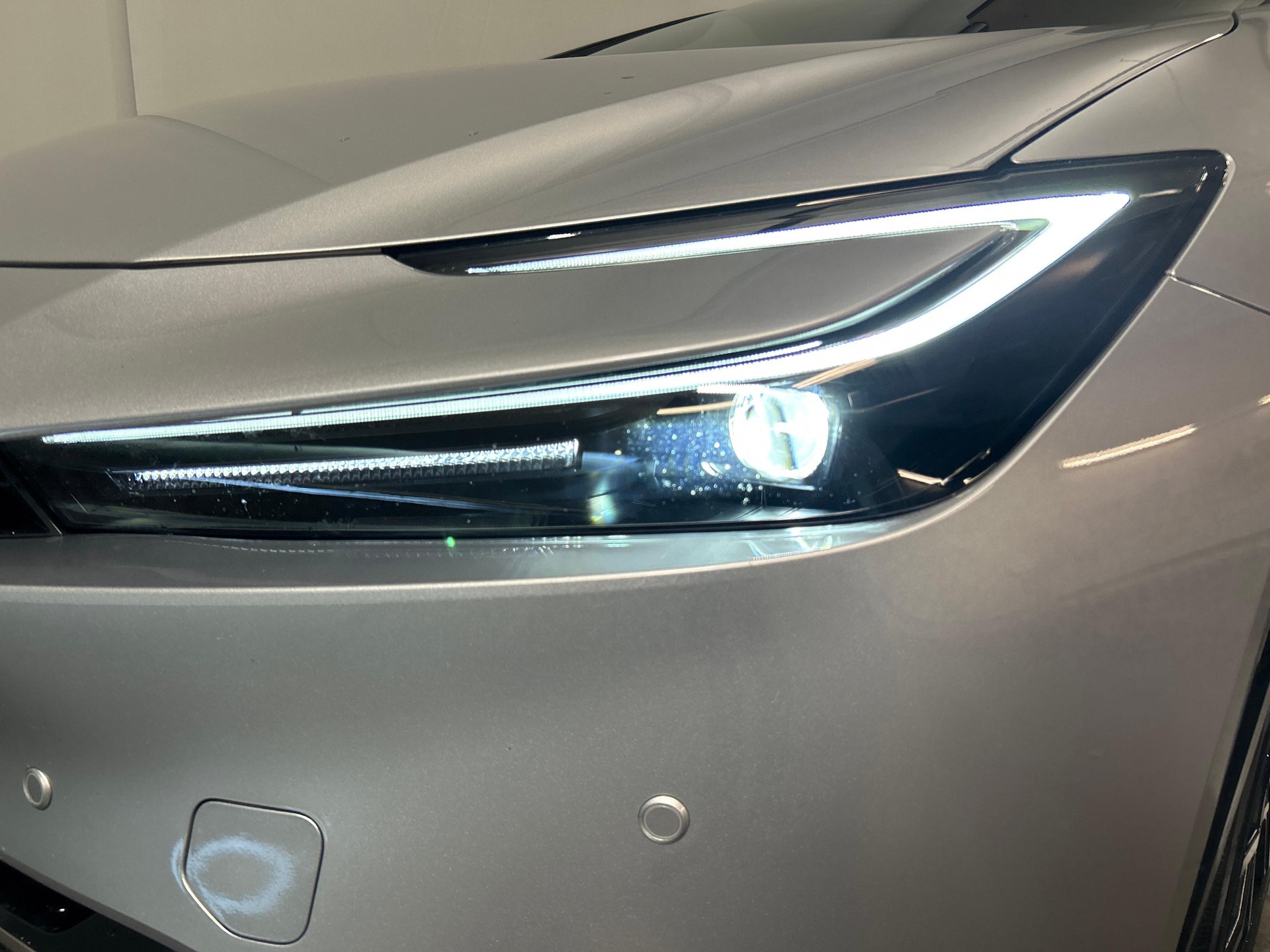 TOYOTA Prius 2.0 Plug-In-Hybrid Premium-image-15