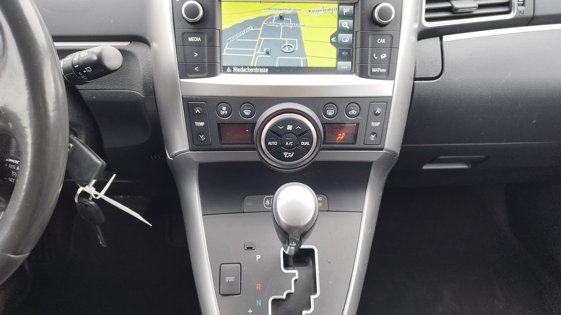 TOYOTA Verso 1.8 Luna Swiss Multidrive S-image-10