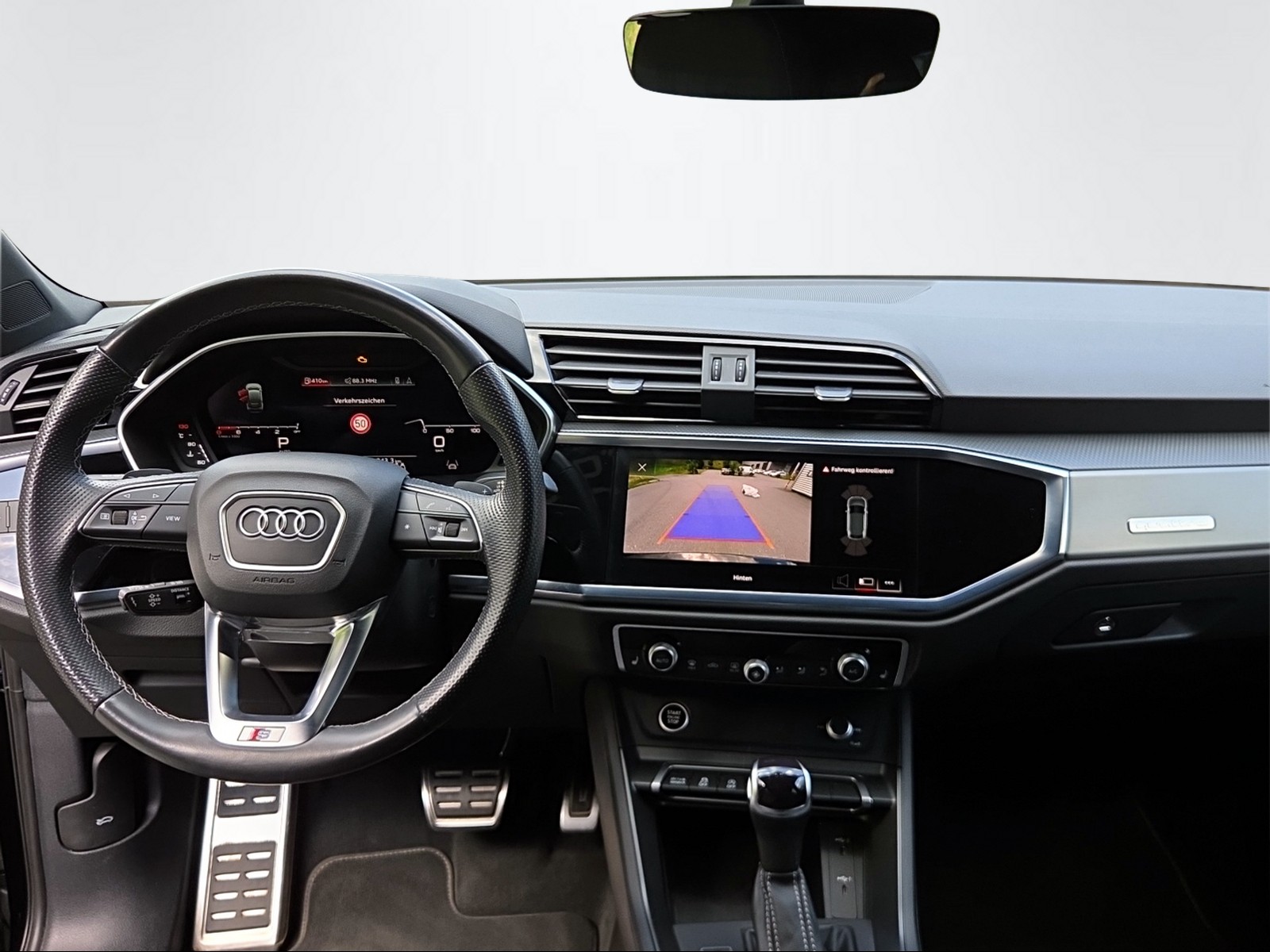 AUDI Q3 Sportback 2.0 40 TFSI S line quattro S-Tronic-image-11