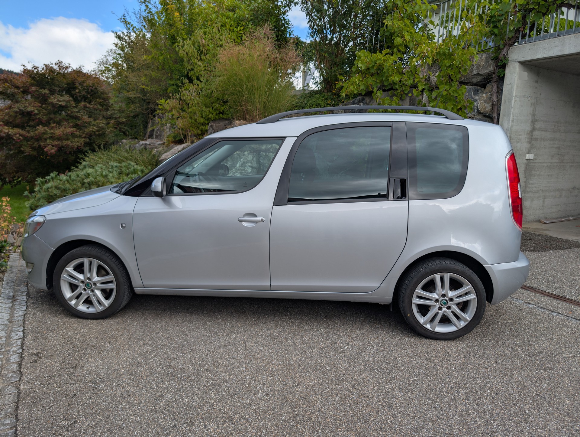 SKODA 1.2 TSI 105 Ambition DSG-image-0