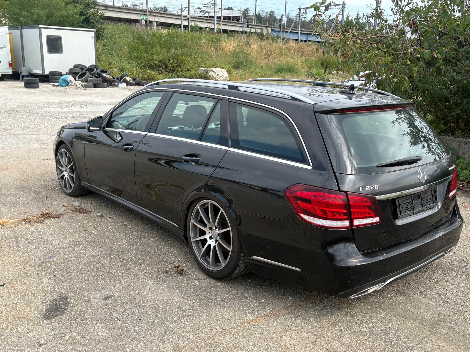MERCEDES-BENZ E 220 BlueTEC 4Matic 7G-Tronic-image-1