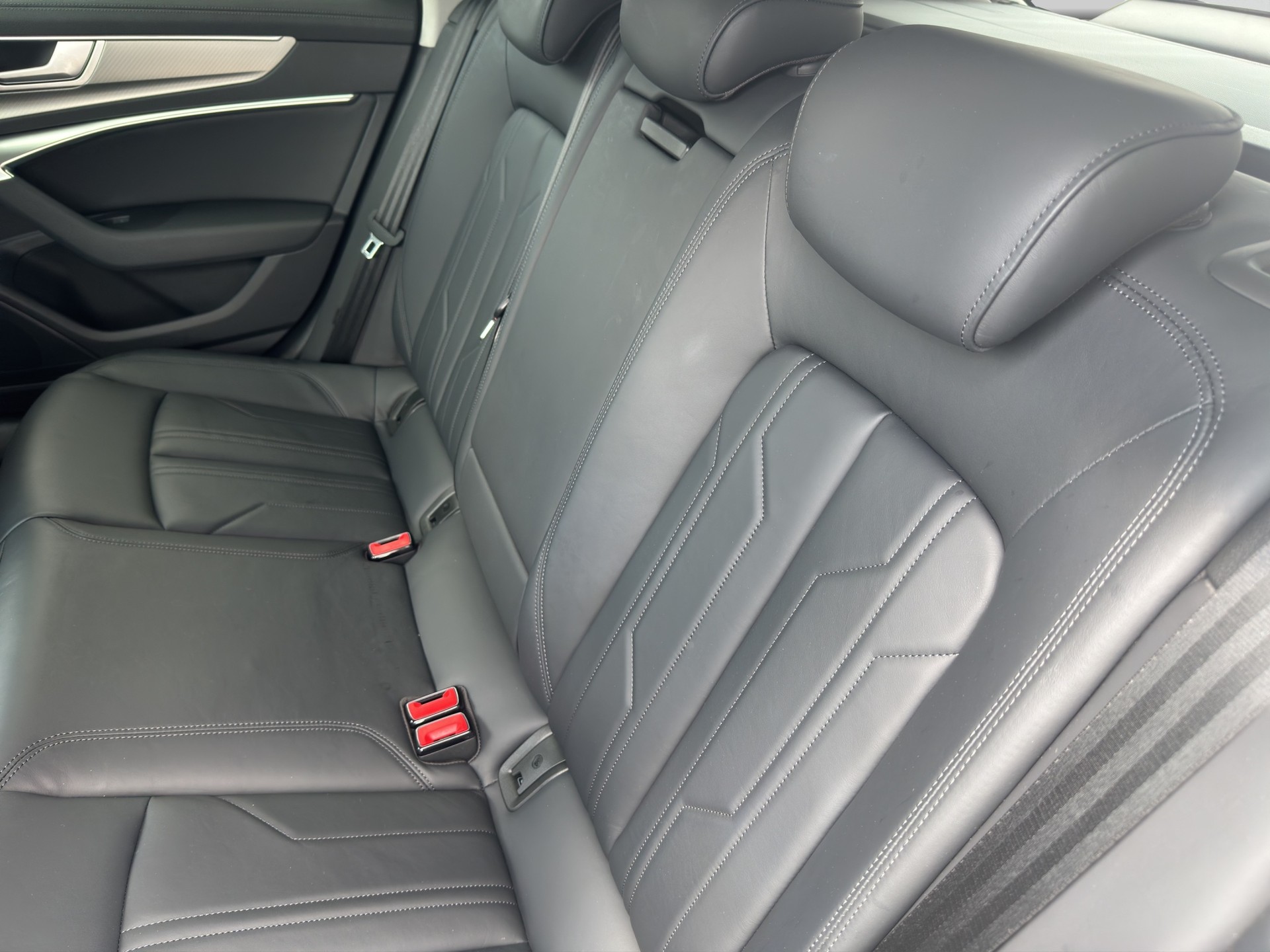 AUDI A6 Avant 40 TDI Design S-tronic-image-8