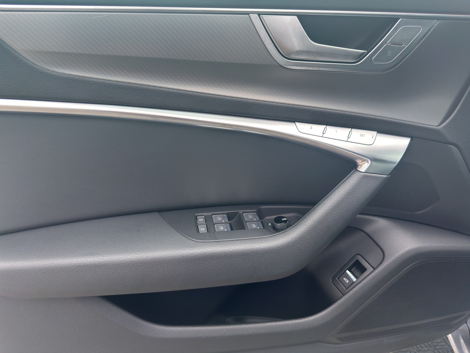 AUDI A6 Avant 40 TDI Design S-tronic-image-10