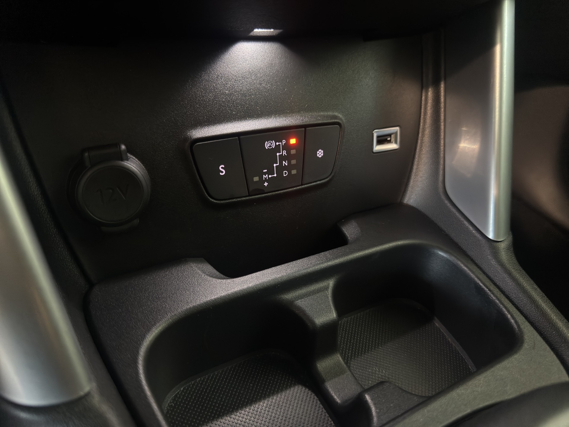 CITROEN C3 Aircross 1.2i PureTech Shine EAT-image-14