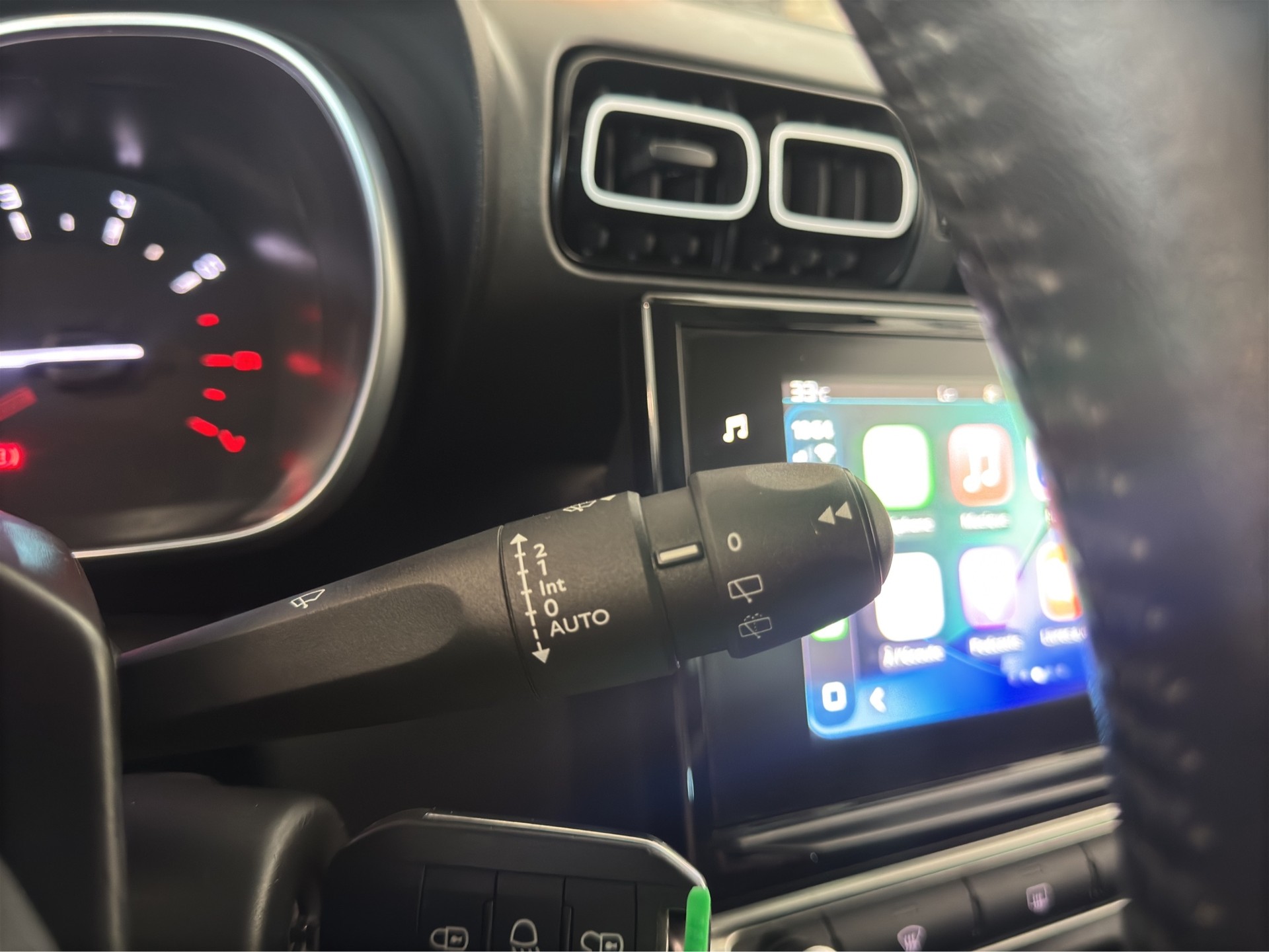 CITROEN C3 Aircross 1.2i PureTech Shine EAT-image-26