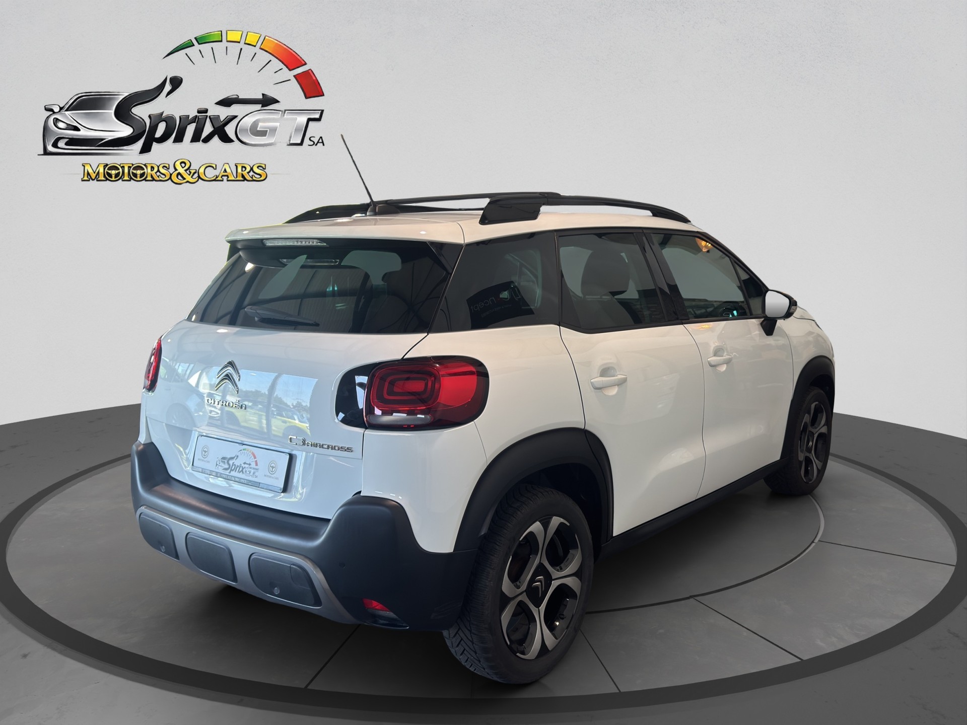 CITROEN C3 Aircross 1.2i PureTech Shine EAT-image-4
