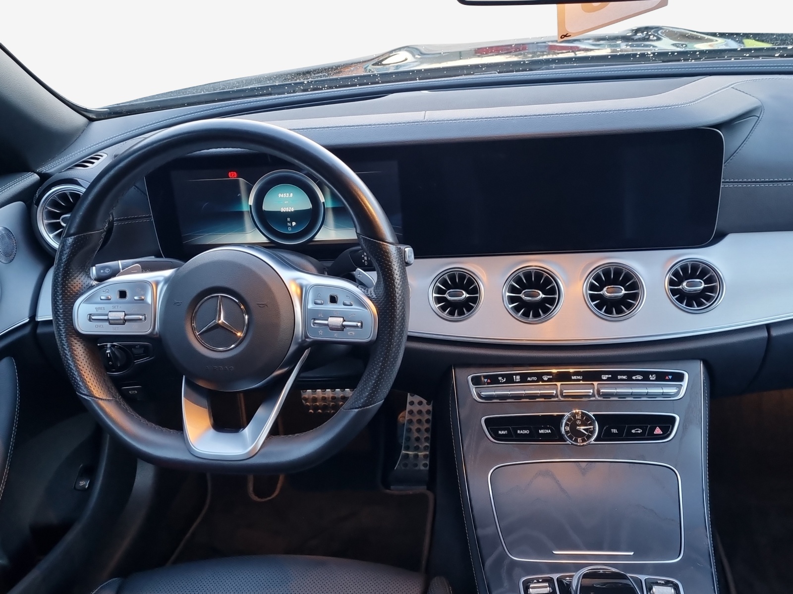 MERCEDES-BENZ E 450 Cabriolet AMG Line 4 Matic 9G-Tronic-image-8