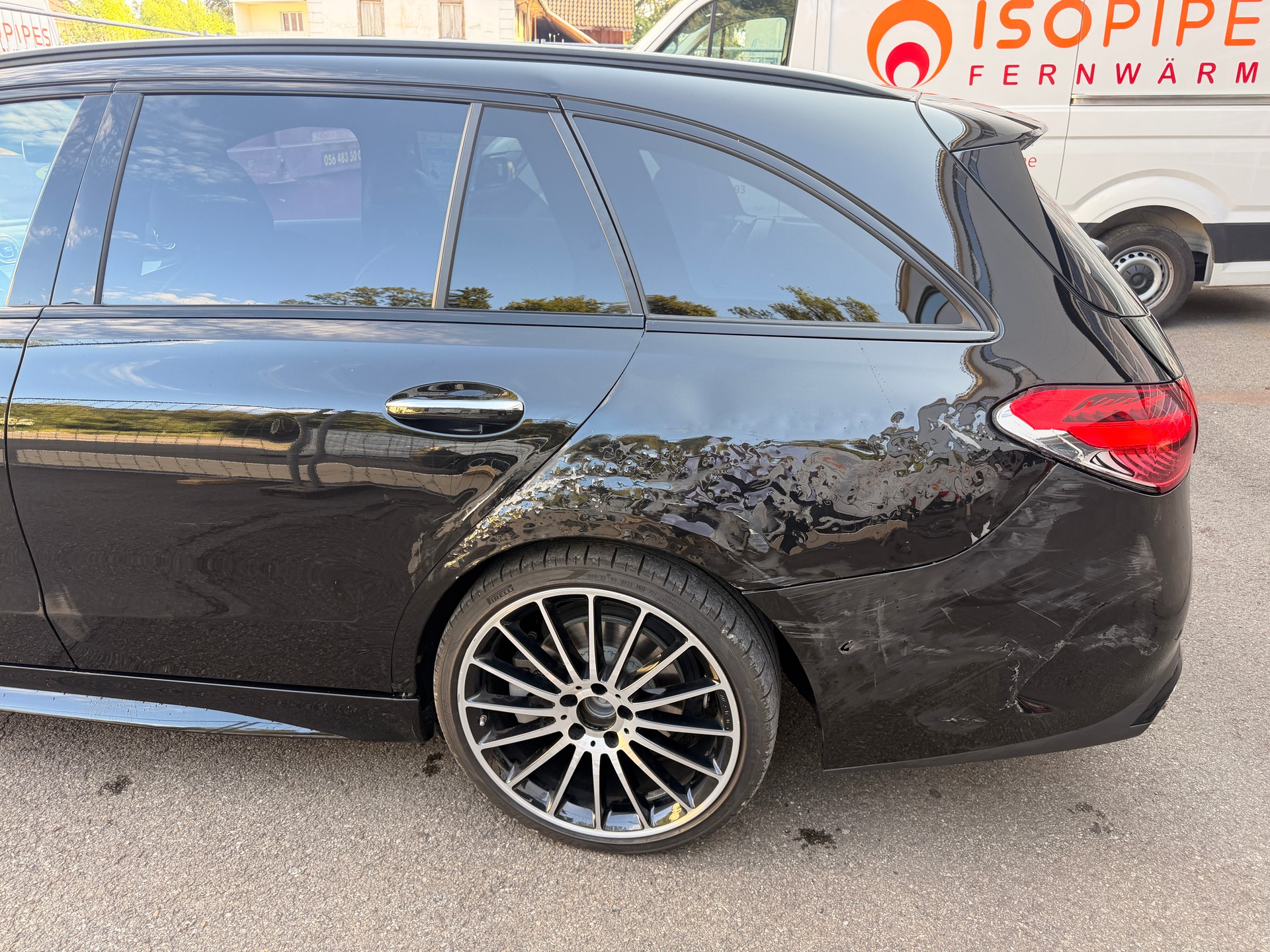 MERCEDES-BENZ C 200 T 4Matic AMG Line-image-3