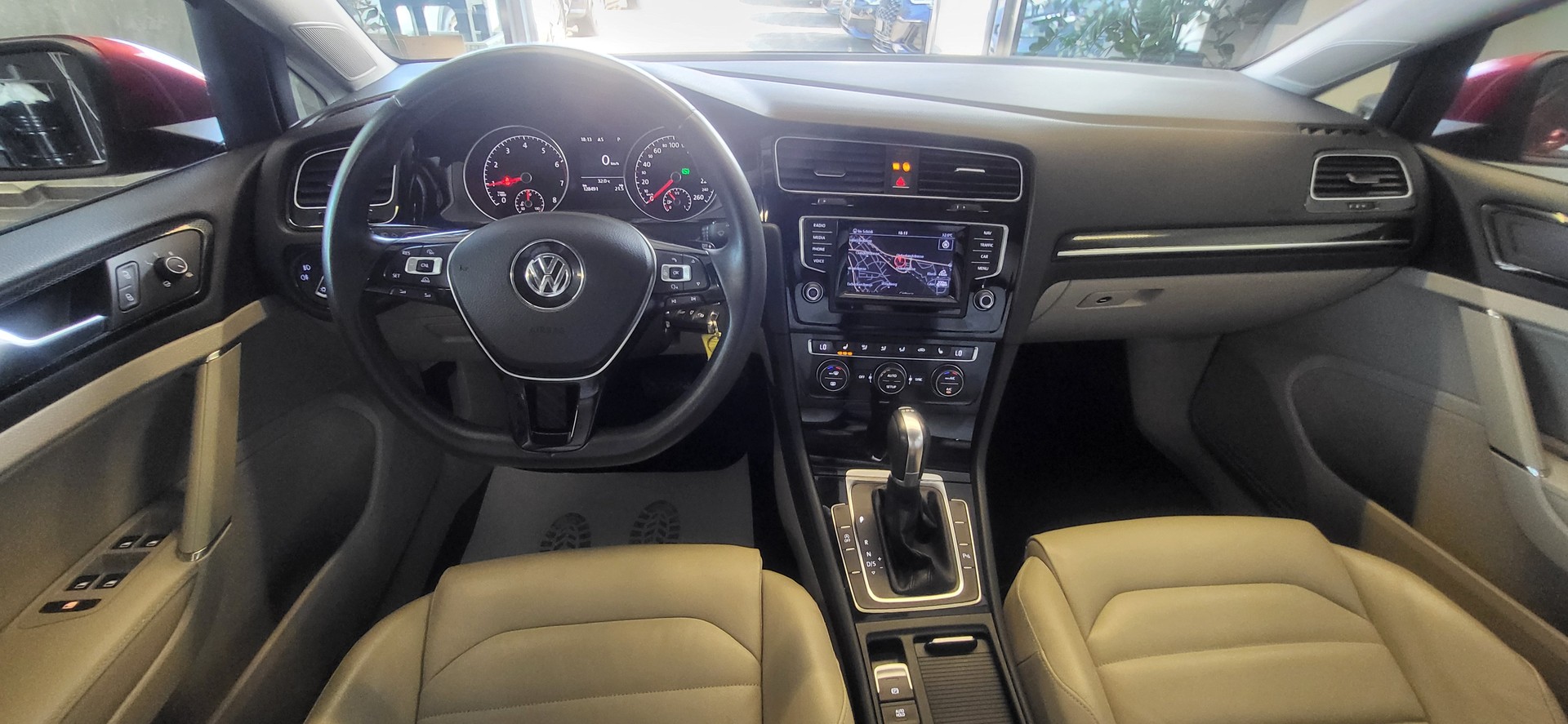 VW Golf 1.4 TSI Highline DSG-image-14
