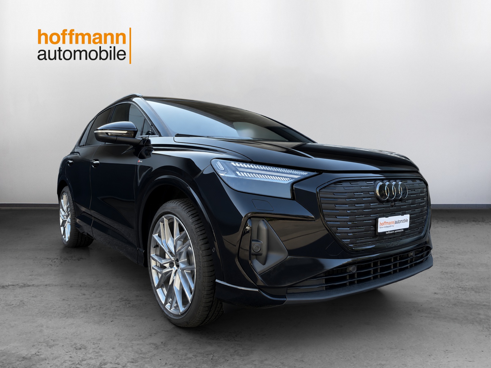AUDI Q4 e-tron 45 Edition Swiss Ski quattro-showroom-element-2