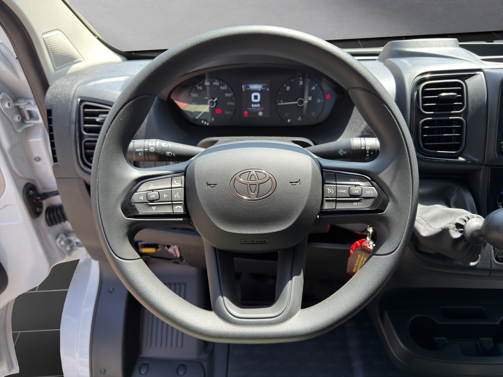 TOYOTA PROACE MAX Kab.-Kipper 3.5 L3 2.2 D Active Heavy einseitig-image-3