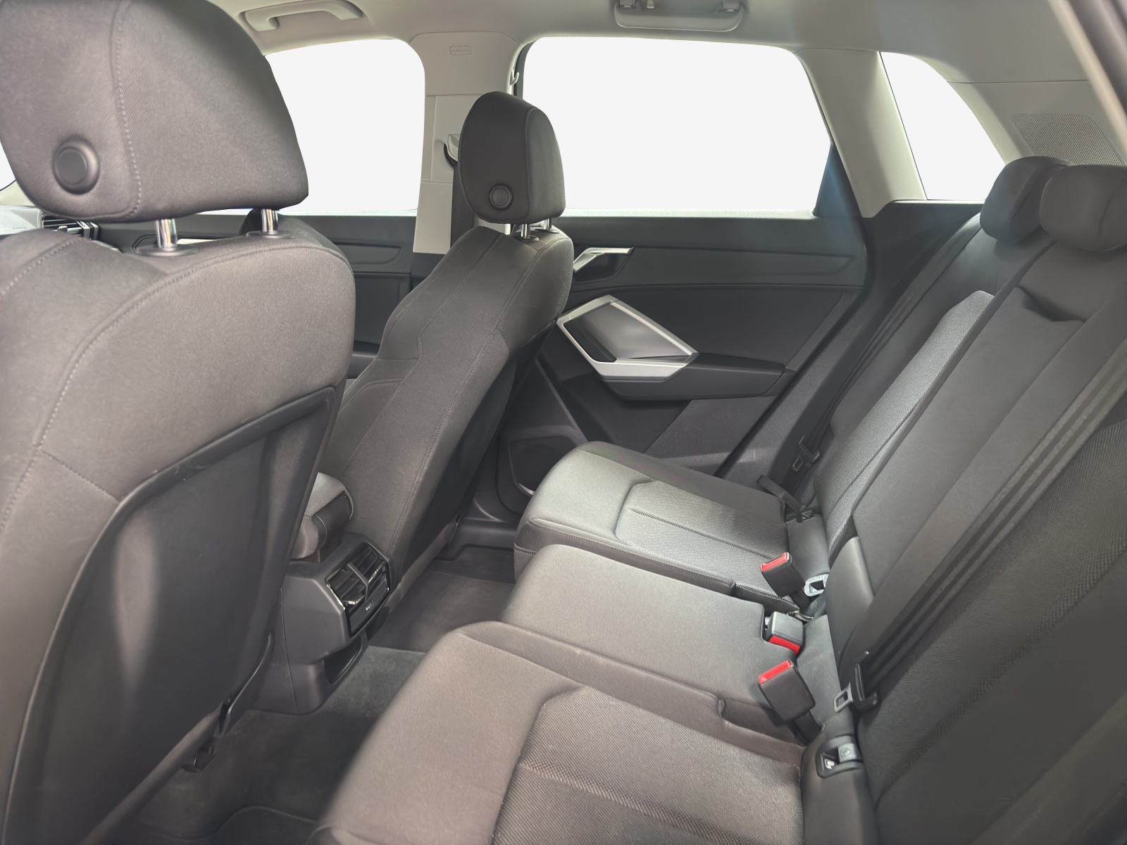 AUDI Q3 35 TFSI S line Attraction S-tronic-image-11