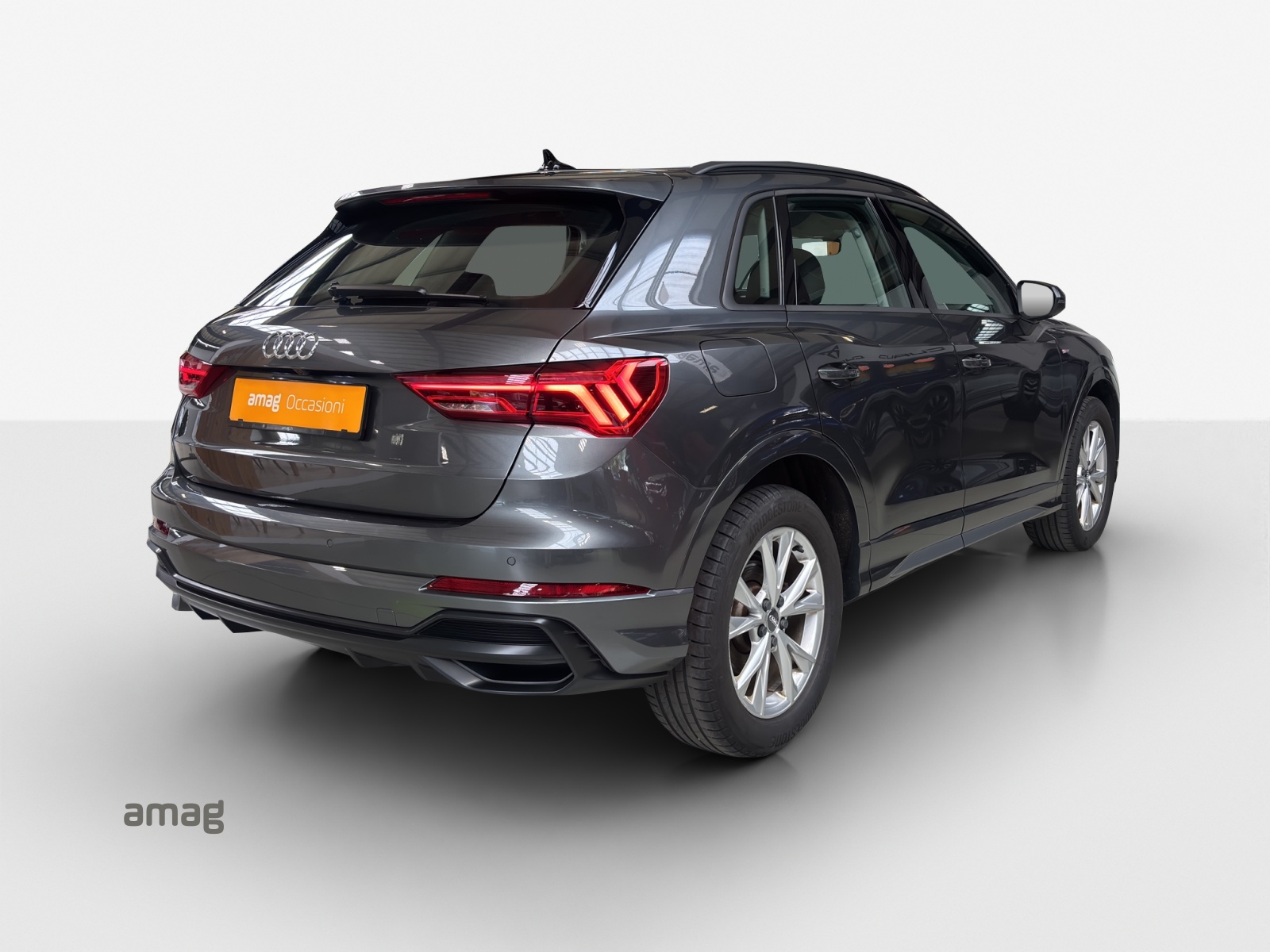 AUDI Q3 35 TFSI S line Attraction S-tronic-image-4