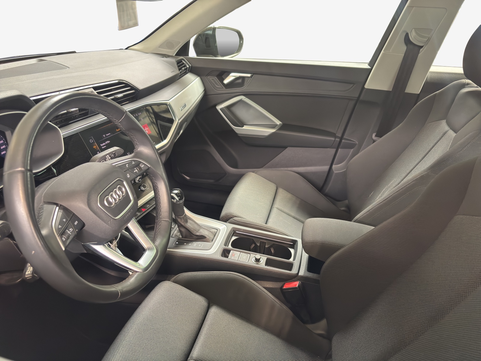 AUDI Q3 35 TFSI S line Attraction S-tronic-image-7